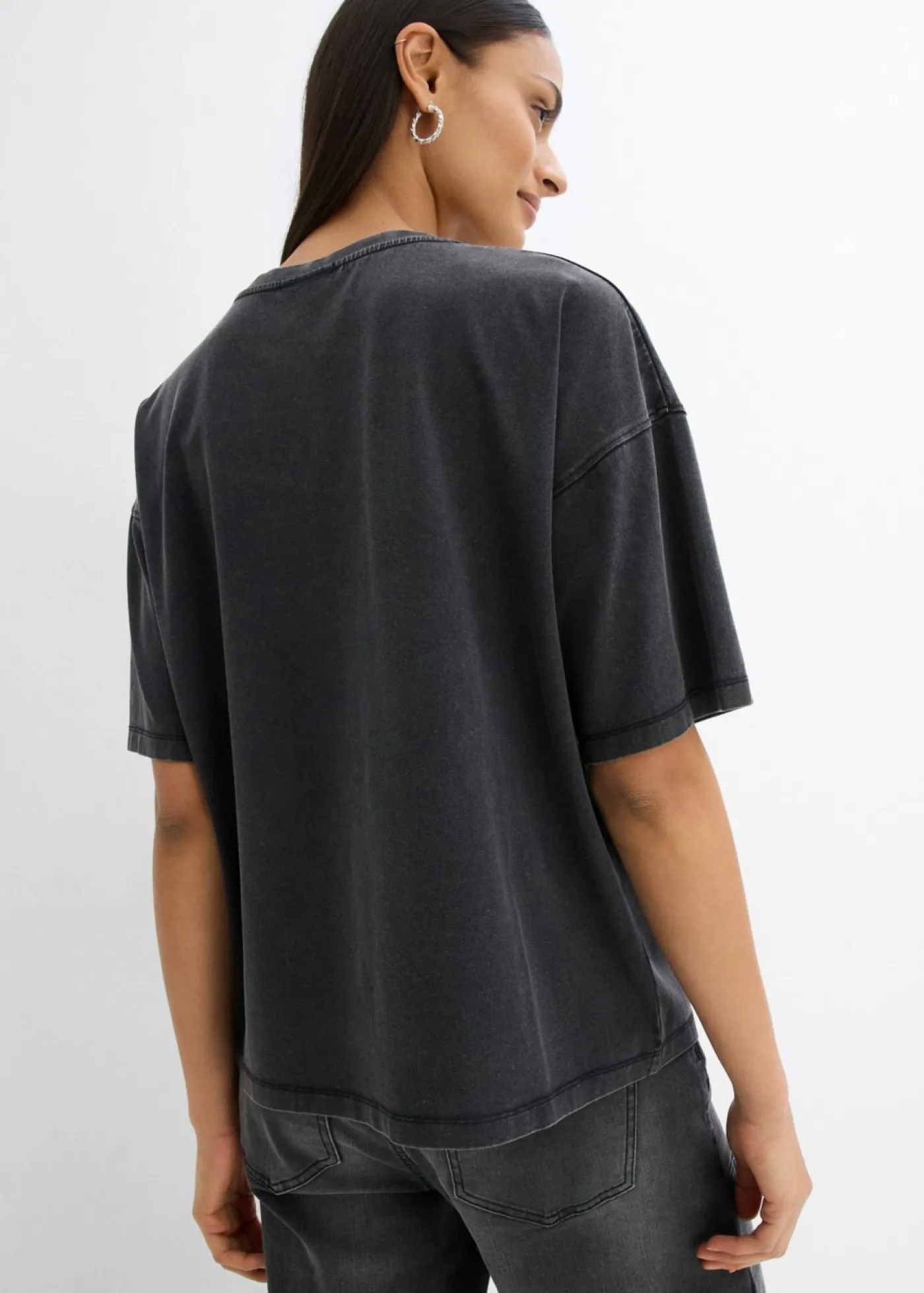 bonprix bonprix Camiseta oversize en suave mezcla de algodón Negro estampado con lavado desgastado Best