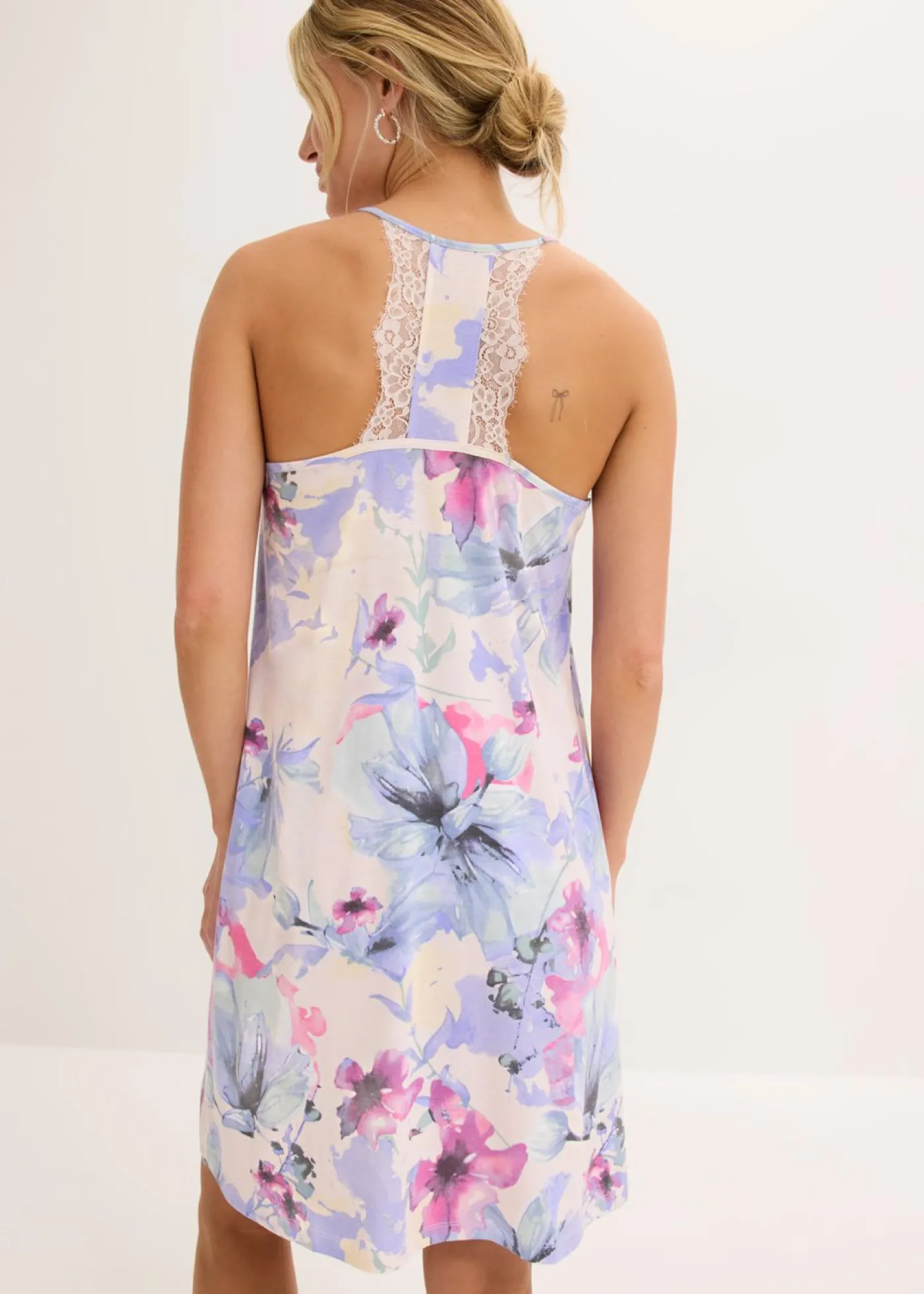 bonprix bonprix Camisón corto de suave mezcla de viscosa rosa claro con flores Online