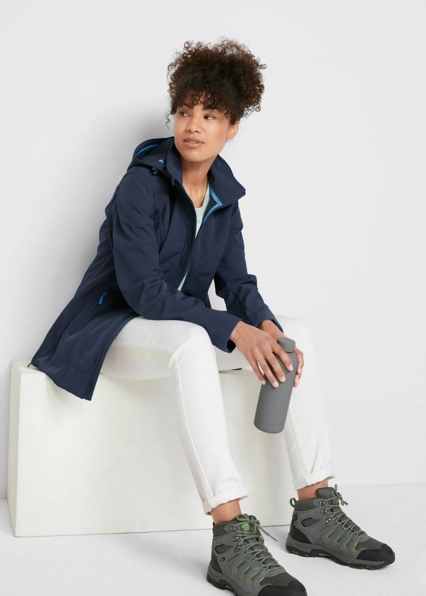 bonprix bonprix Cazadora de tejido suave impermeable Azul marino Online
