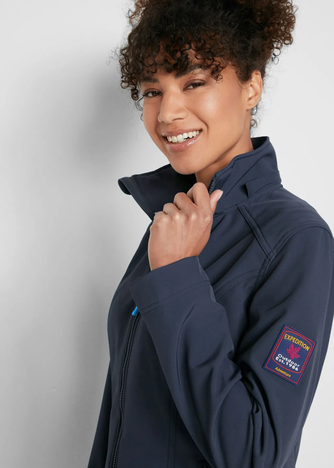 bonprix bonprix Cazadora de tejido suave impermeable Azul marino Online