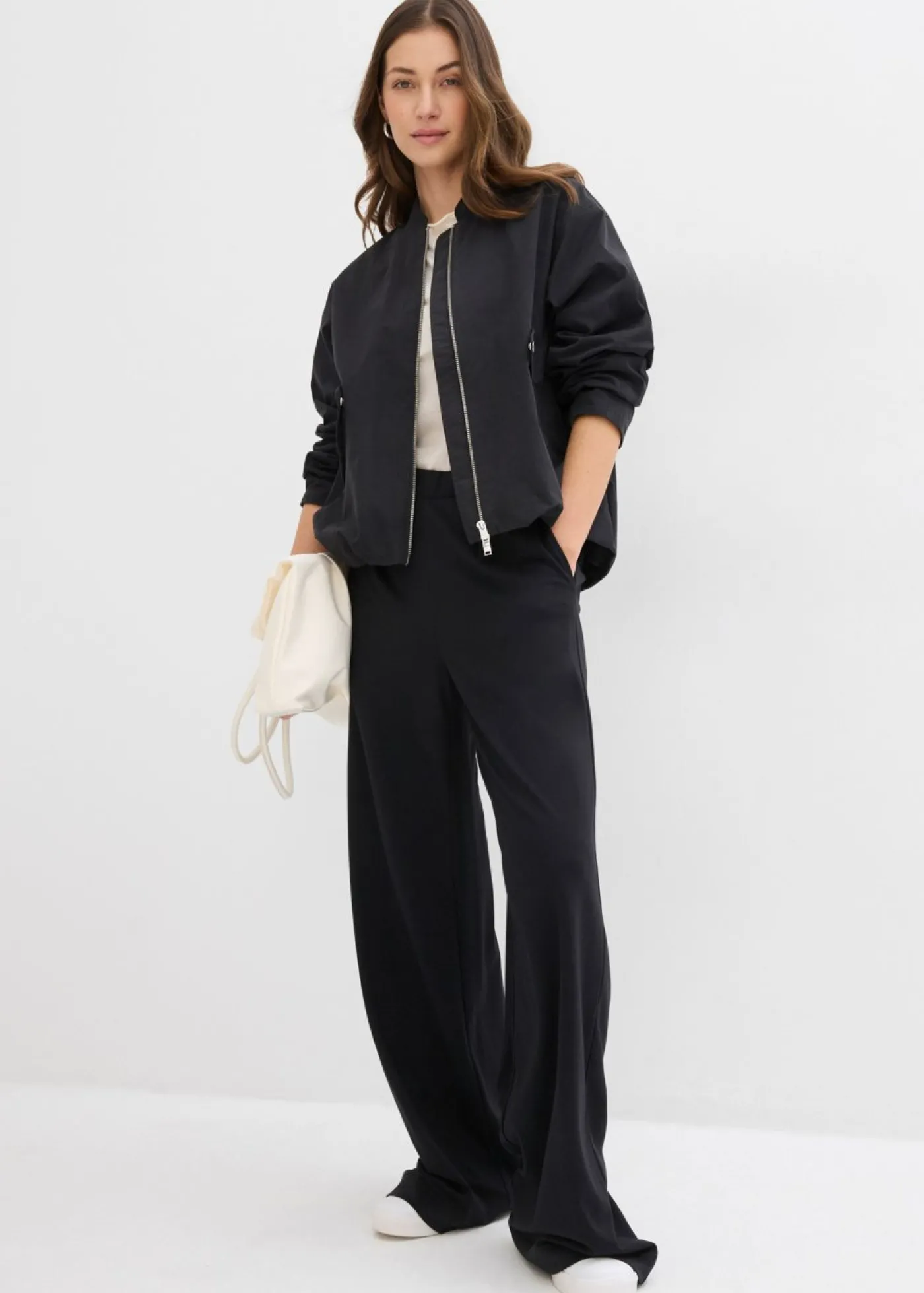 bonprix bonprix Cazadora suave Negro Outlet