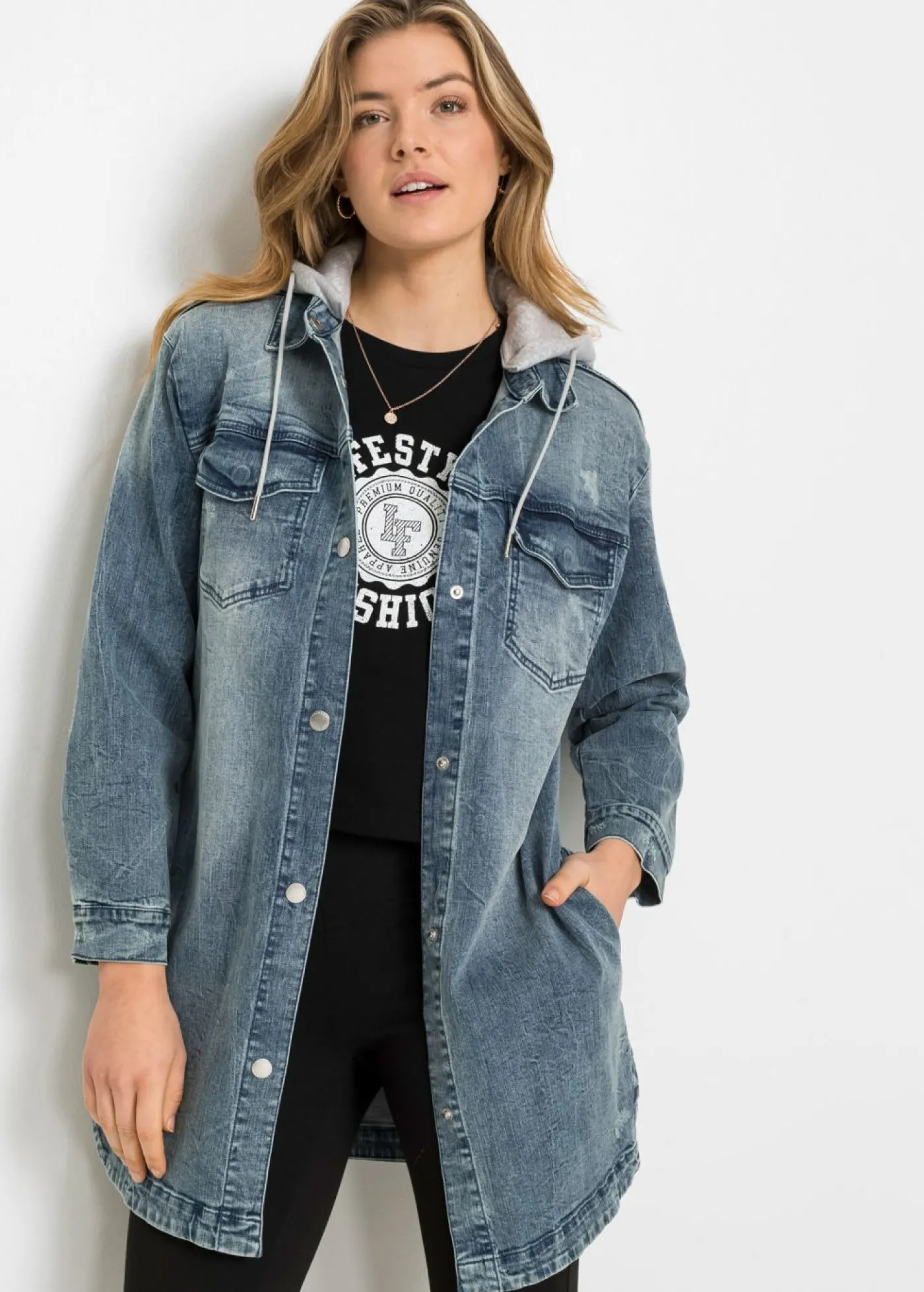 bonprix bonprix Cazadora vaquera con capucha Azul vaquero Online
