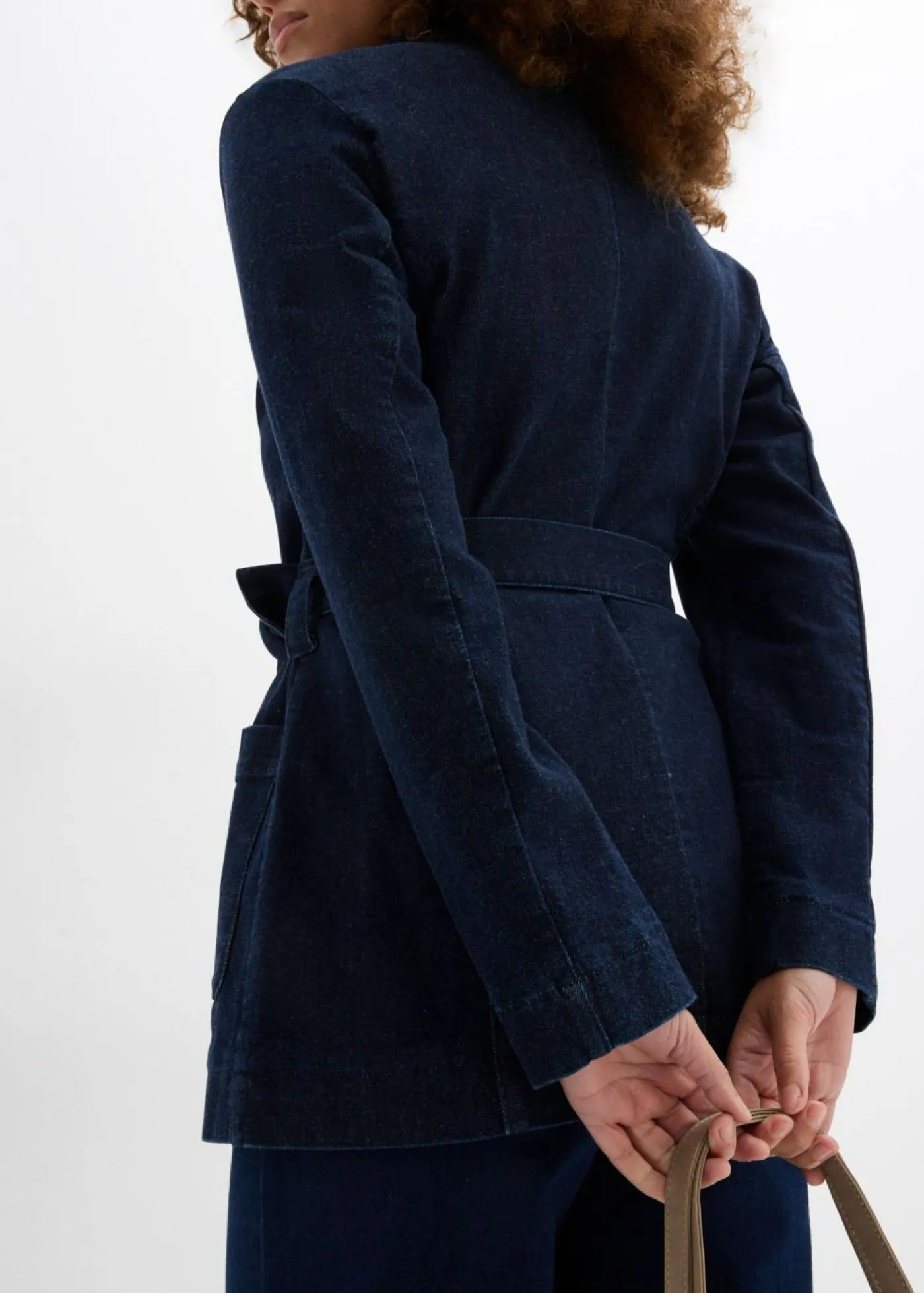 bonprix bonprix Cazadora vaquera de algodón con cinturón Azul oscuro denim Outlet