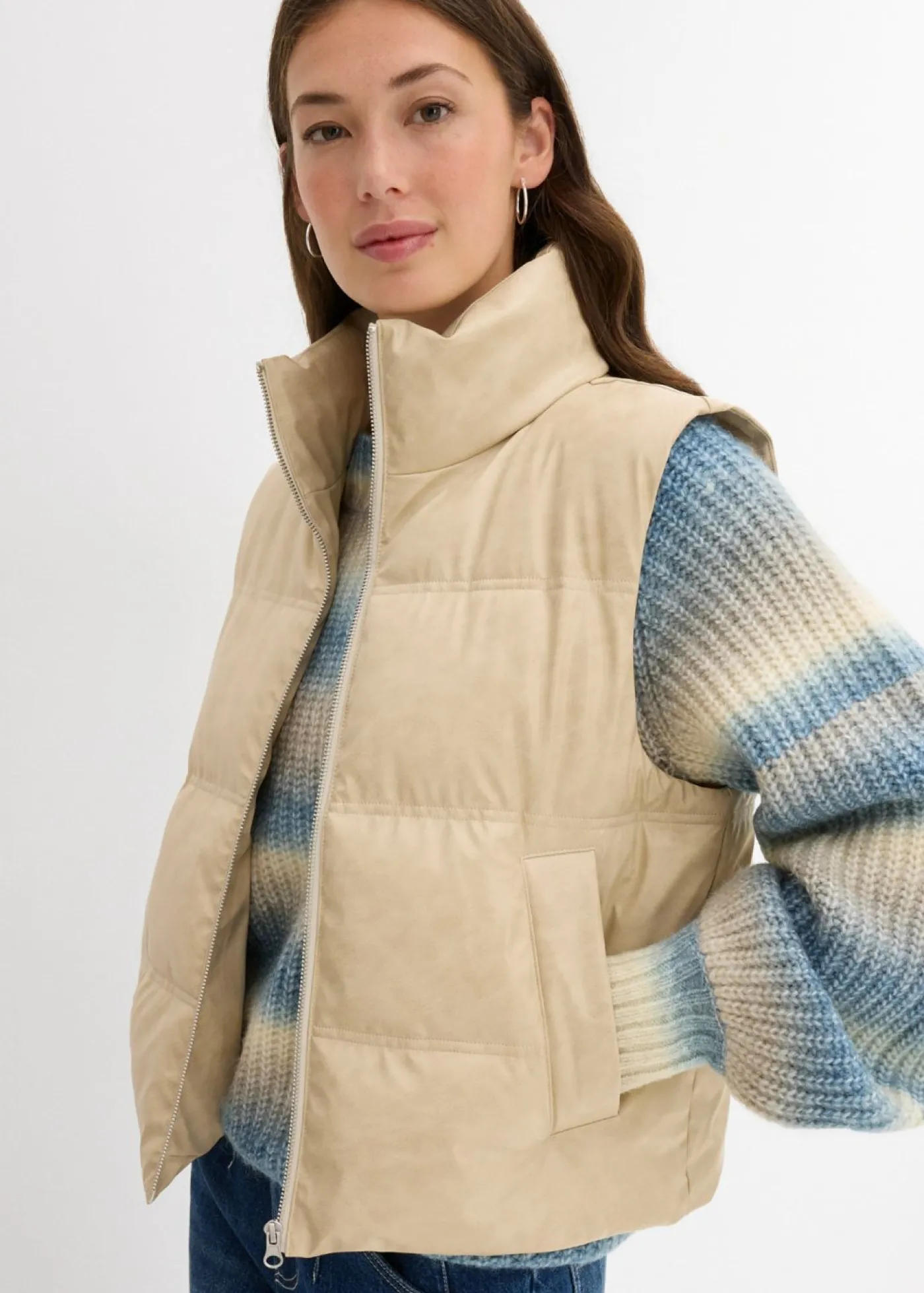 bonprix bonprix Chaleco acolchado de piel sintética Arena claro New