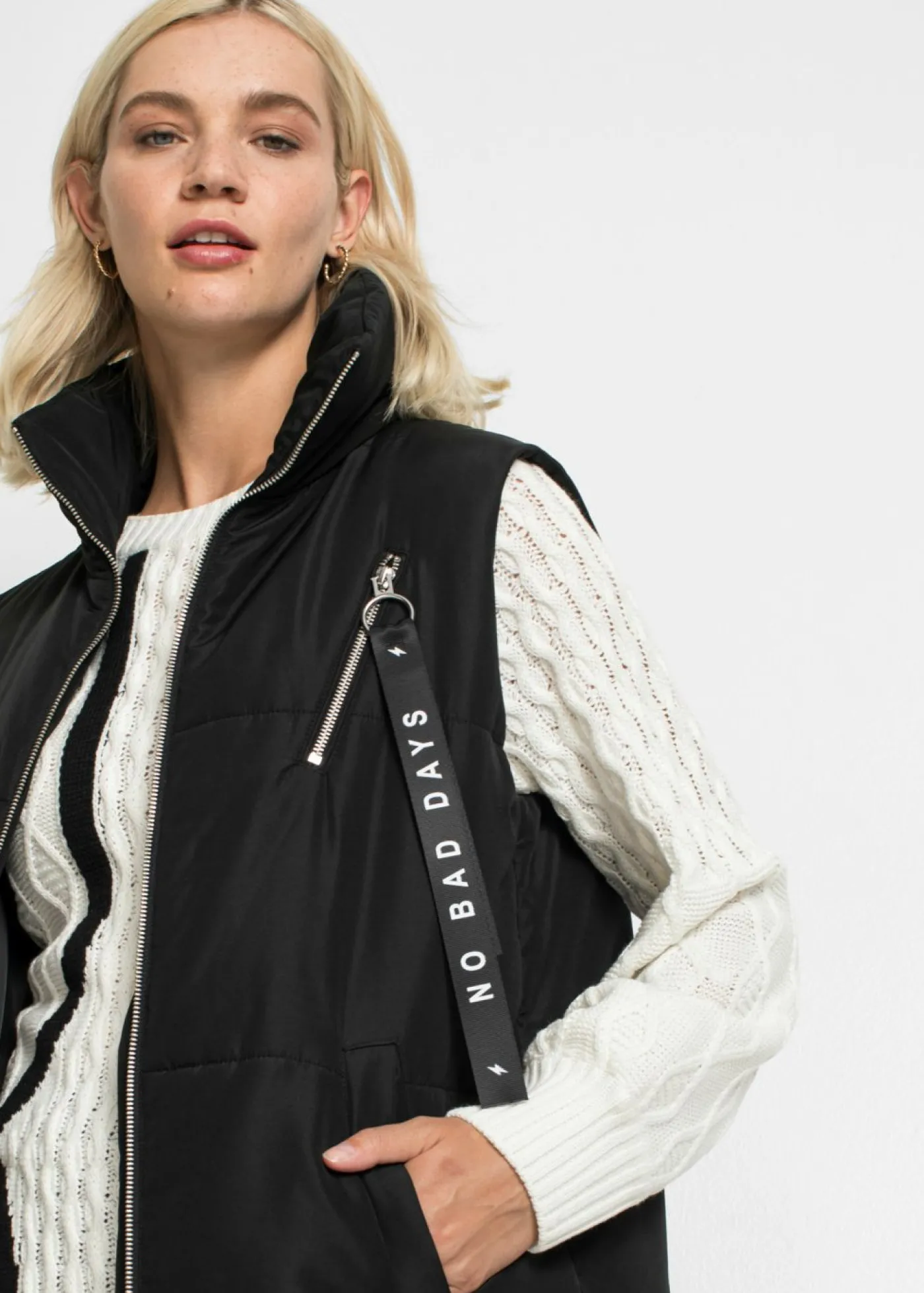 bonprix bonprix Chaleco con acabado bionic para exteriores Negro Clearance