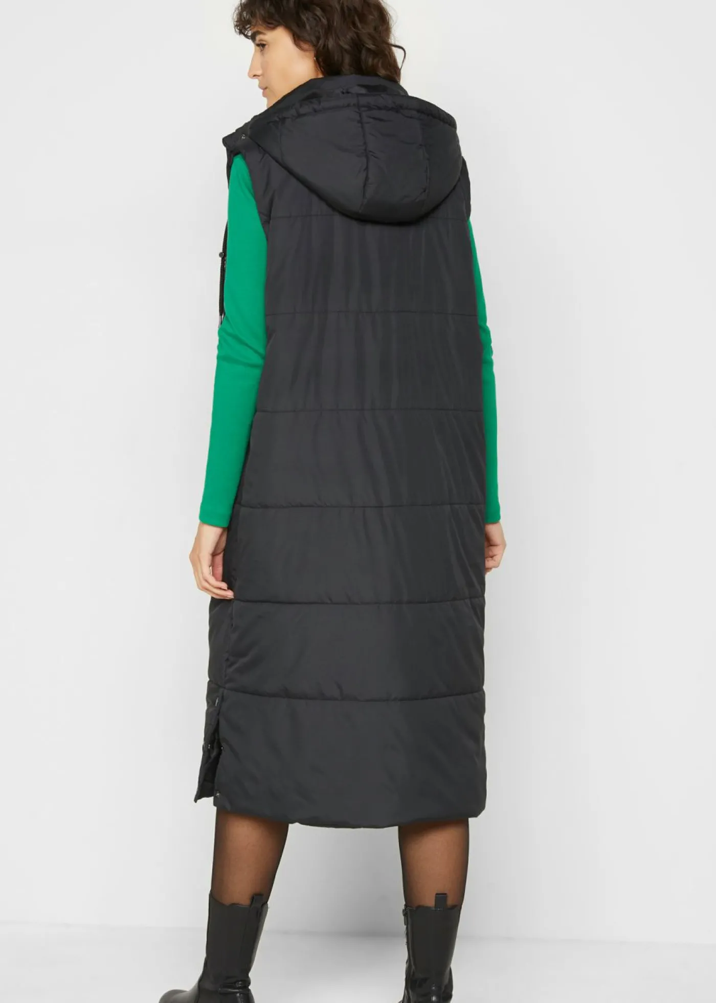 bonprix bonprix Chaleco largo acolchado con capucha y aberturas laterales Negro Outlet