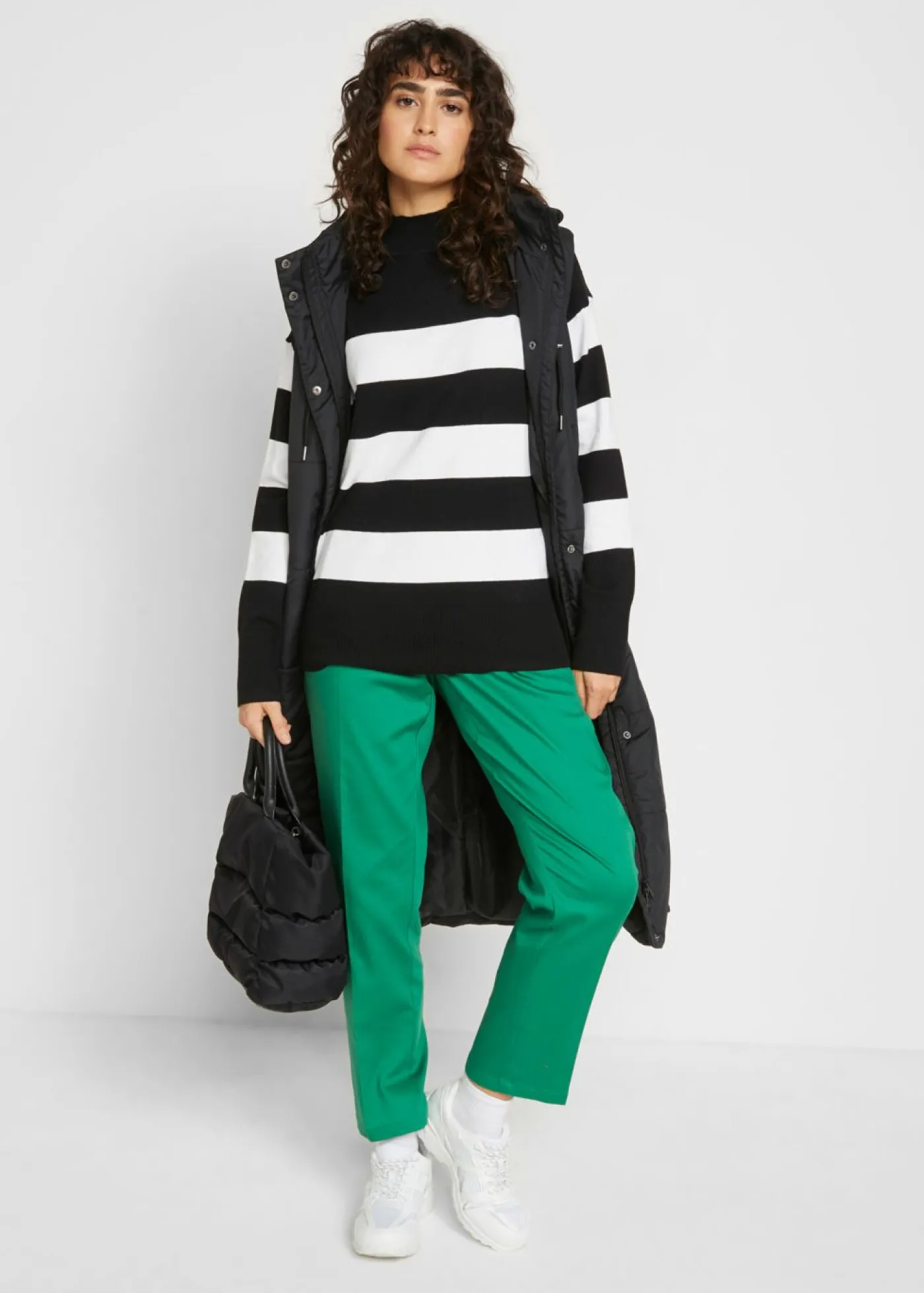 bonprix bonprix Chaleco largo acolchado con capucha y aberturas laterales Negro Outlet