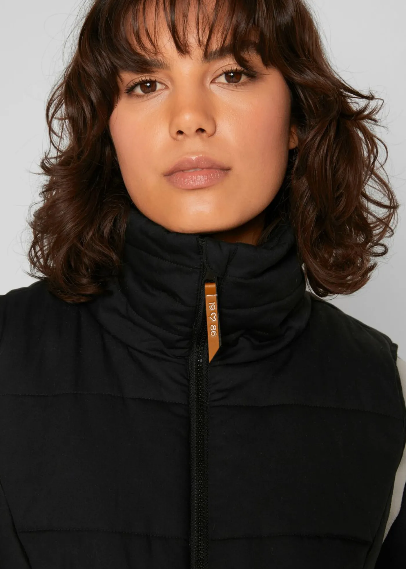 bonprix bonprix Chaleco largo con cuello alto Negro Discount