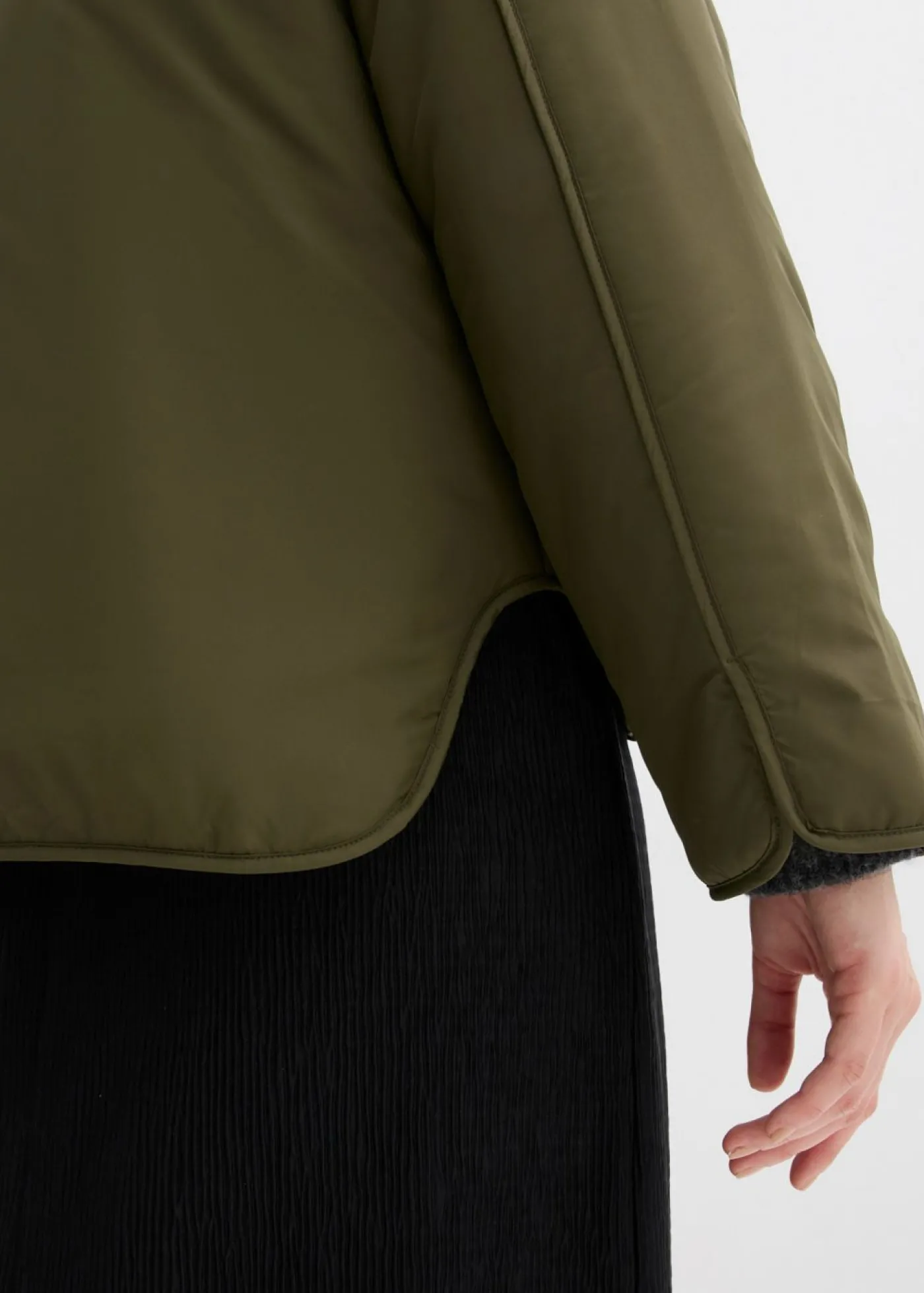 bonprix bonprix Chaqueta acolchada Verde oliva oscuro Clearance