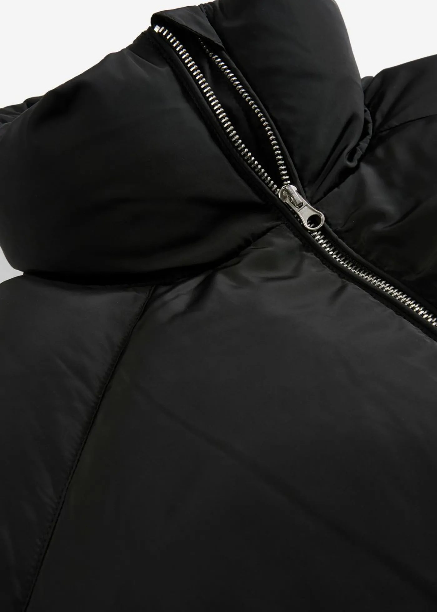 bonprix bonprix Chaqueta acolchada Negro Hot
