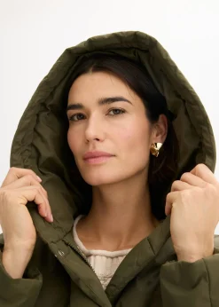 bonprix bonprix Chaqueta acolchada con aspecto 2 en 1 Verde oliva oscuro Outlet