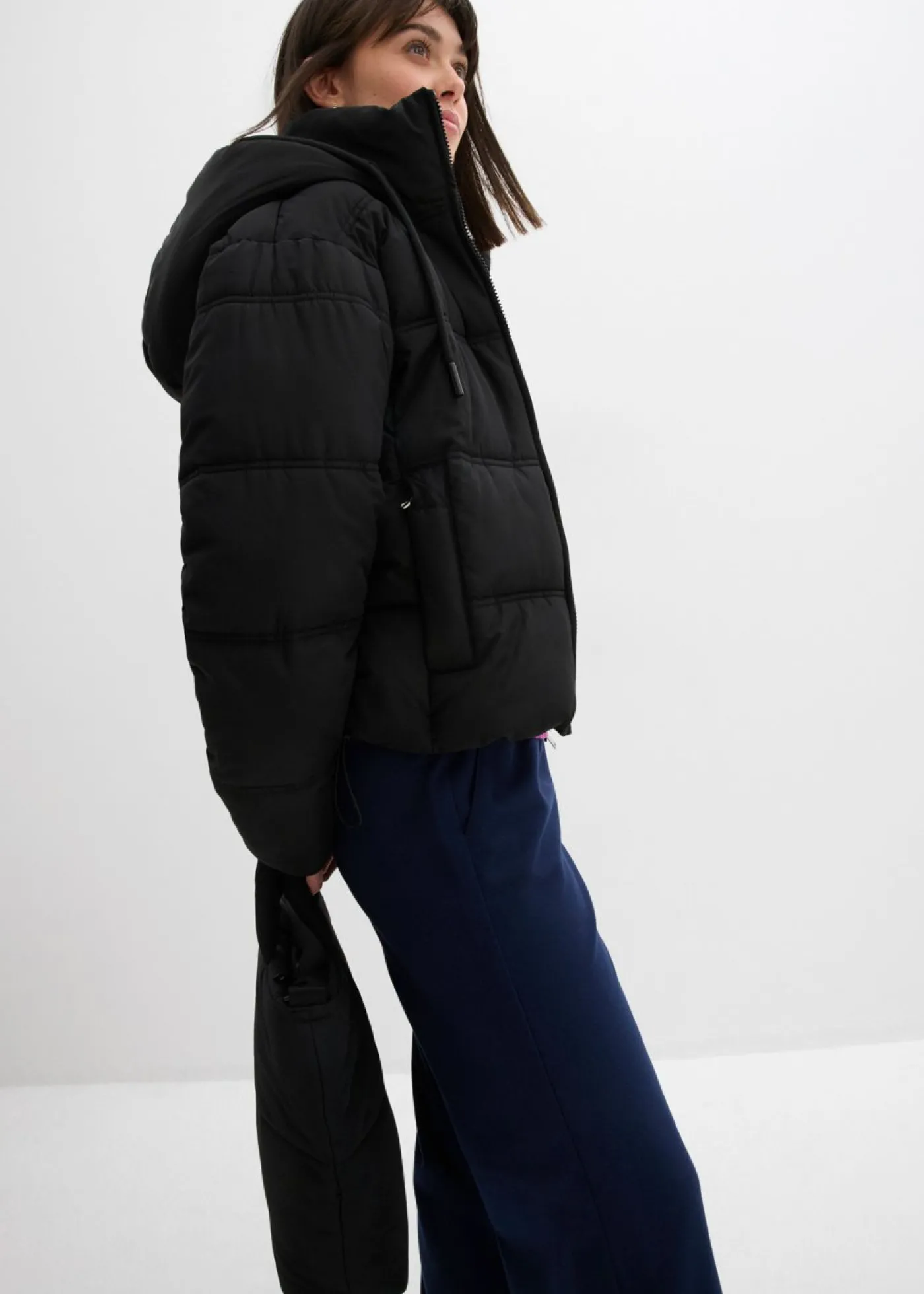 bonprix bonprix Chaqueta acolchada corta Negro Hot