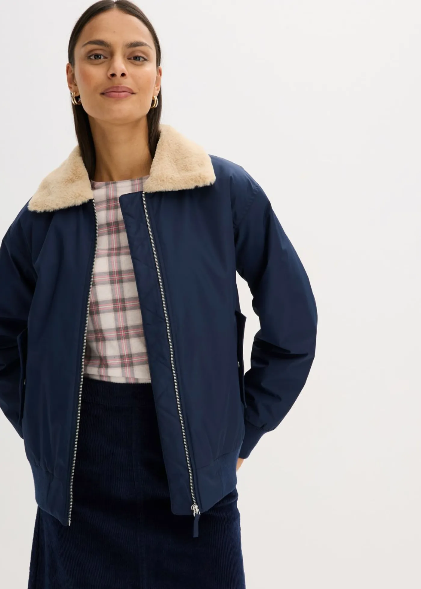 bonprix bonprix Chaqueta acolchada para exteriores azul tinta