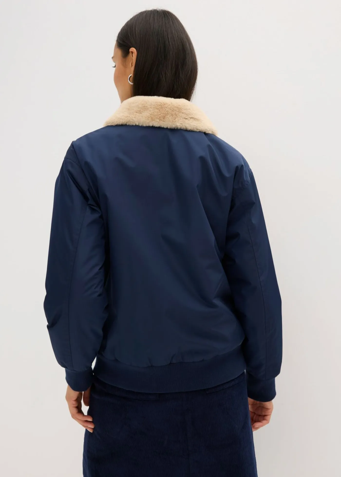 bonprix bonprix Chaqueta acolchada para exteriores azul tinta