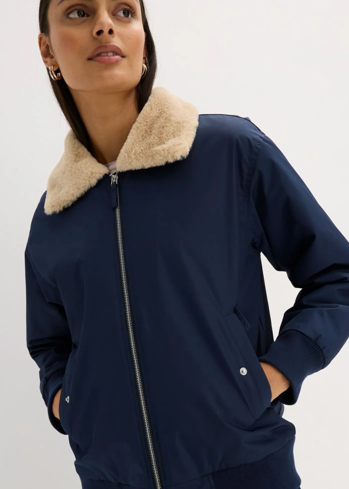 bonprix bonprix Chaqueta acolchada para exteriores azul tinta