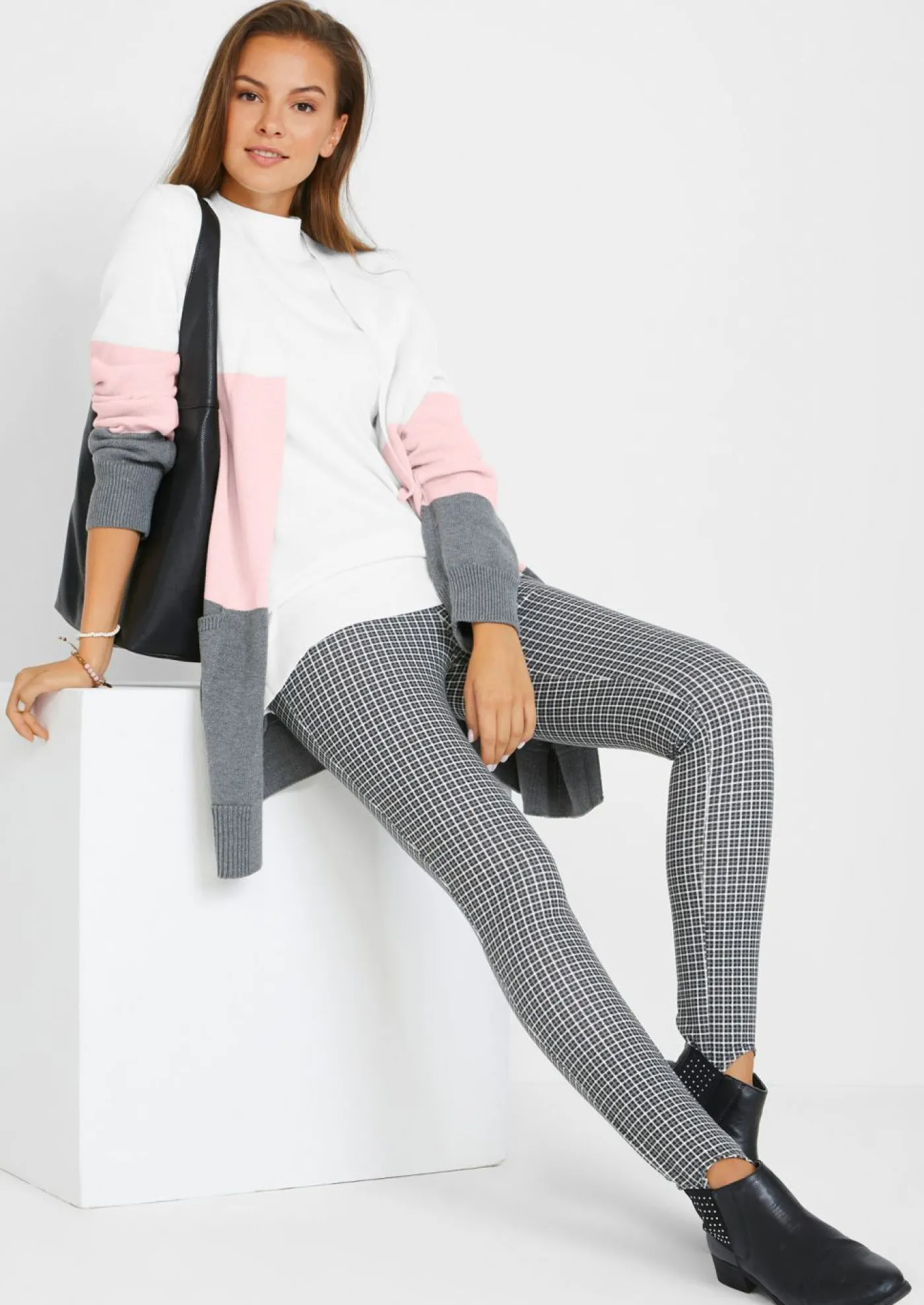 bonprix bonprix Chaqueta ancha de punto con manga larga crema suave/gris moteado/rosa pálido rayas horizontales Sale