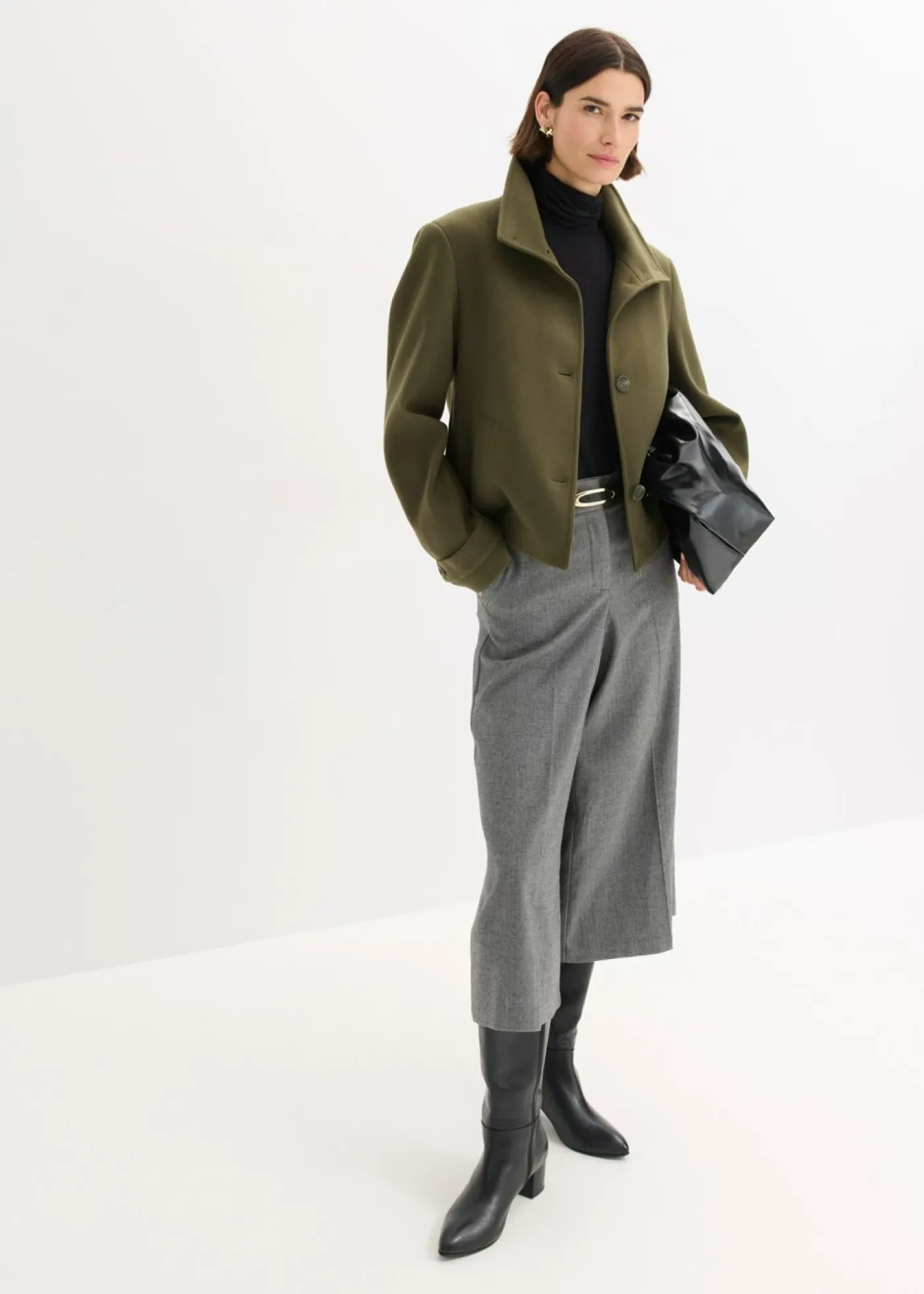 bonprix bonprix Chaqueta con aspecto de lana Verde oliva oscuro Hot