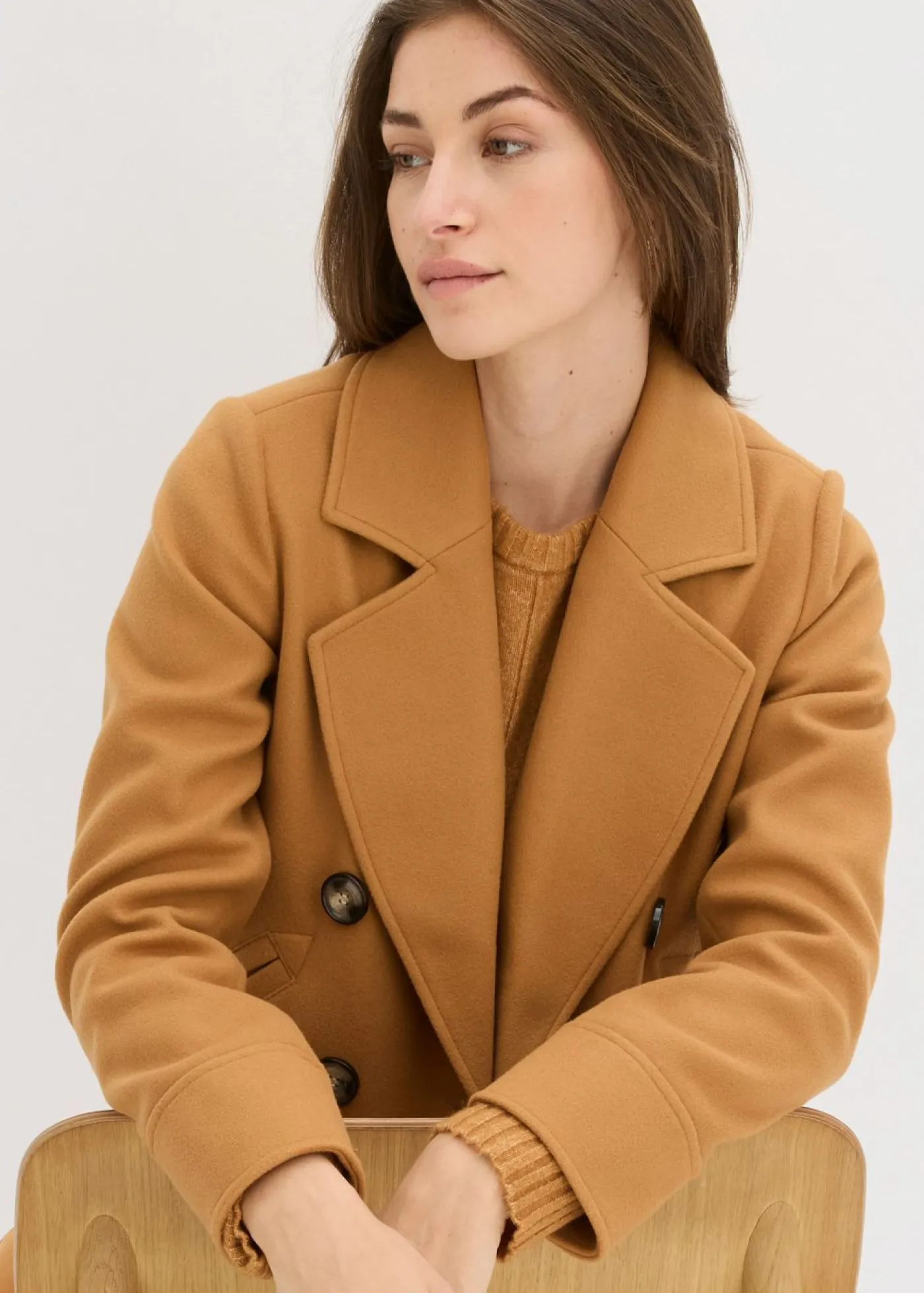 bonprix bonprix Chaqueta corta con aspecto de lana Avellana Outlet