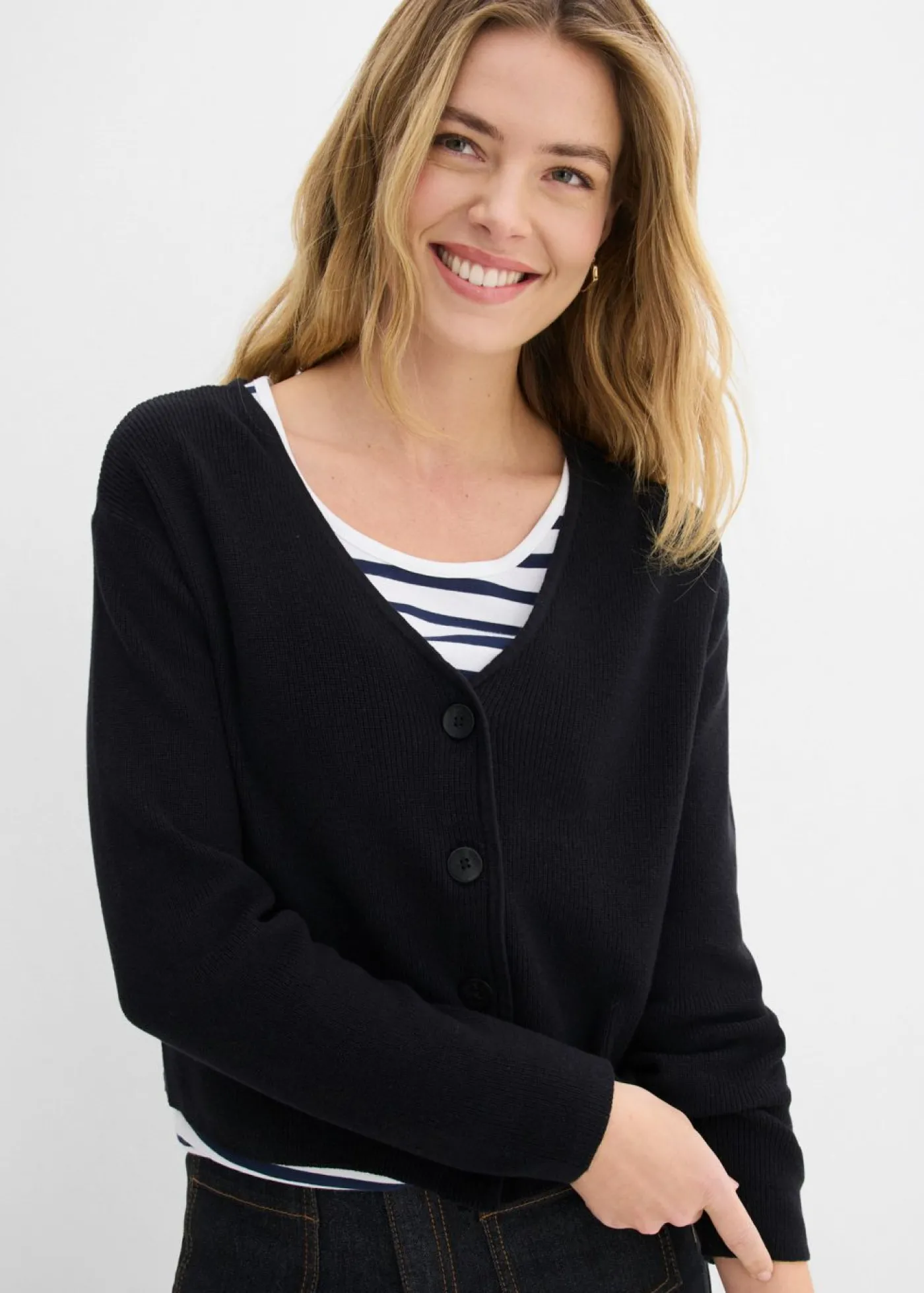 bonprix bonprix Chaqueta corta de punto de algodón orgánico puro Negro Outlet