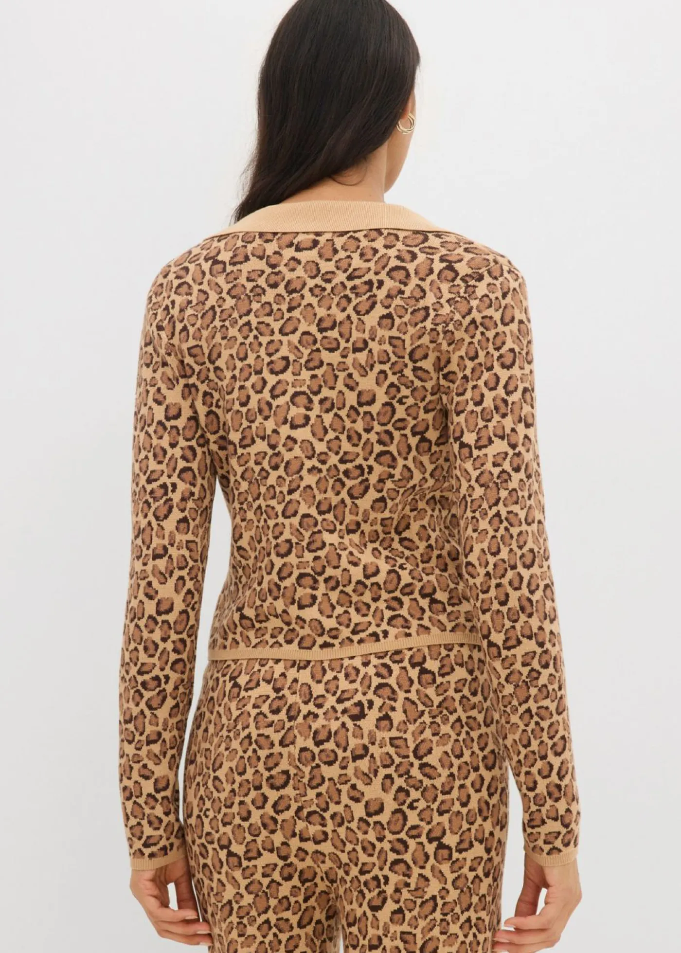 bonprix bonprix Chaqueta corta de punto fino estampado leo marrón oscuro Clearance