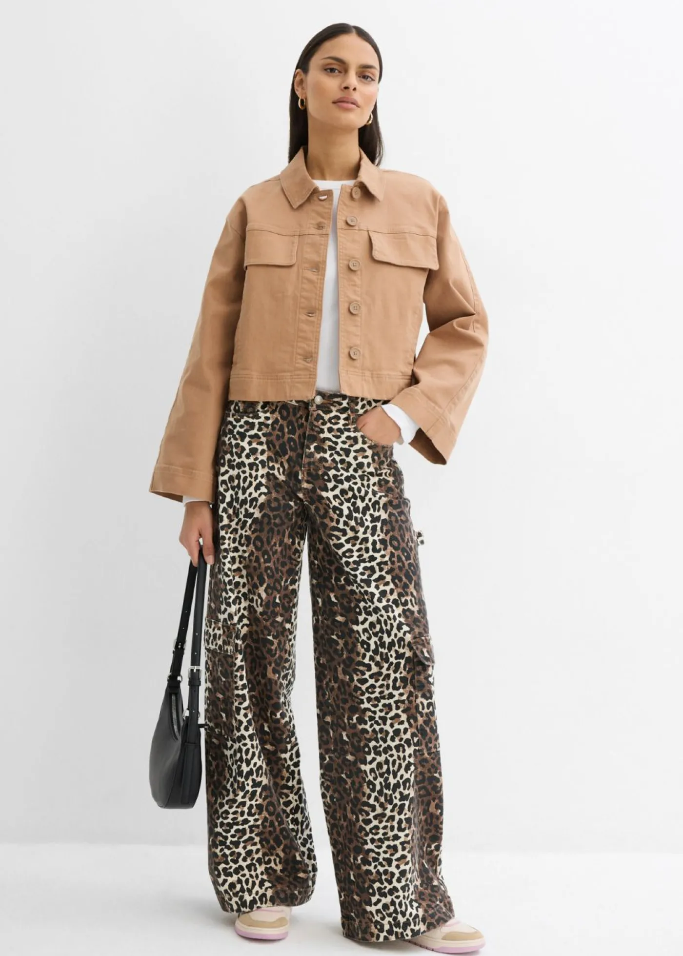 bonprix bonprix Chaqueta corta de sarga Camel New