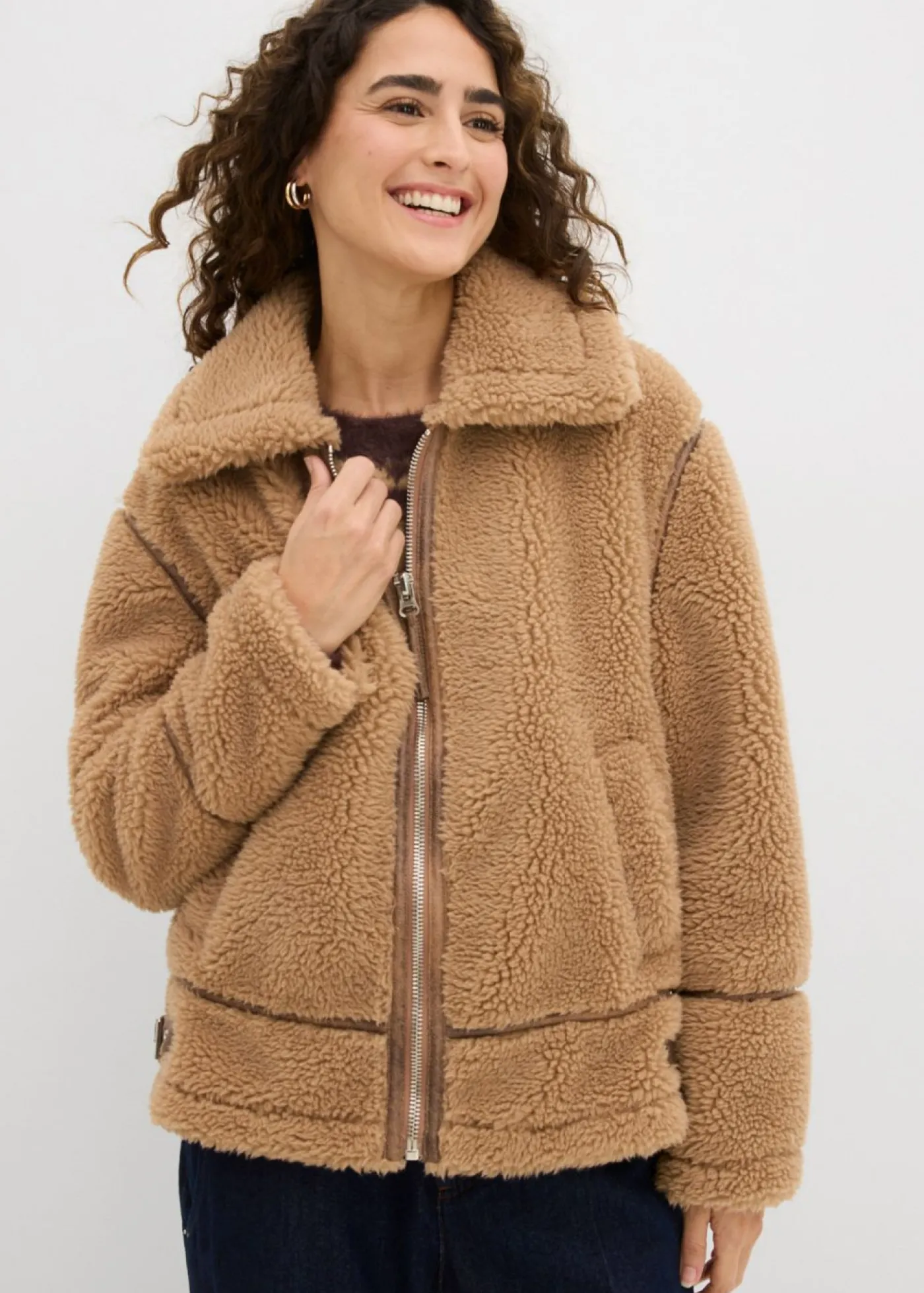 bonprix bonprix Chaqueta de borrego sintético Camel Sale