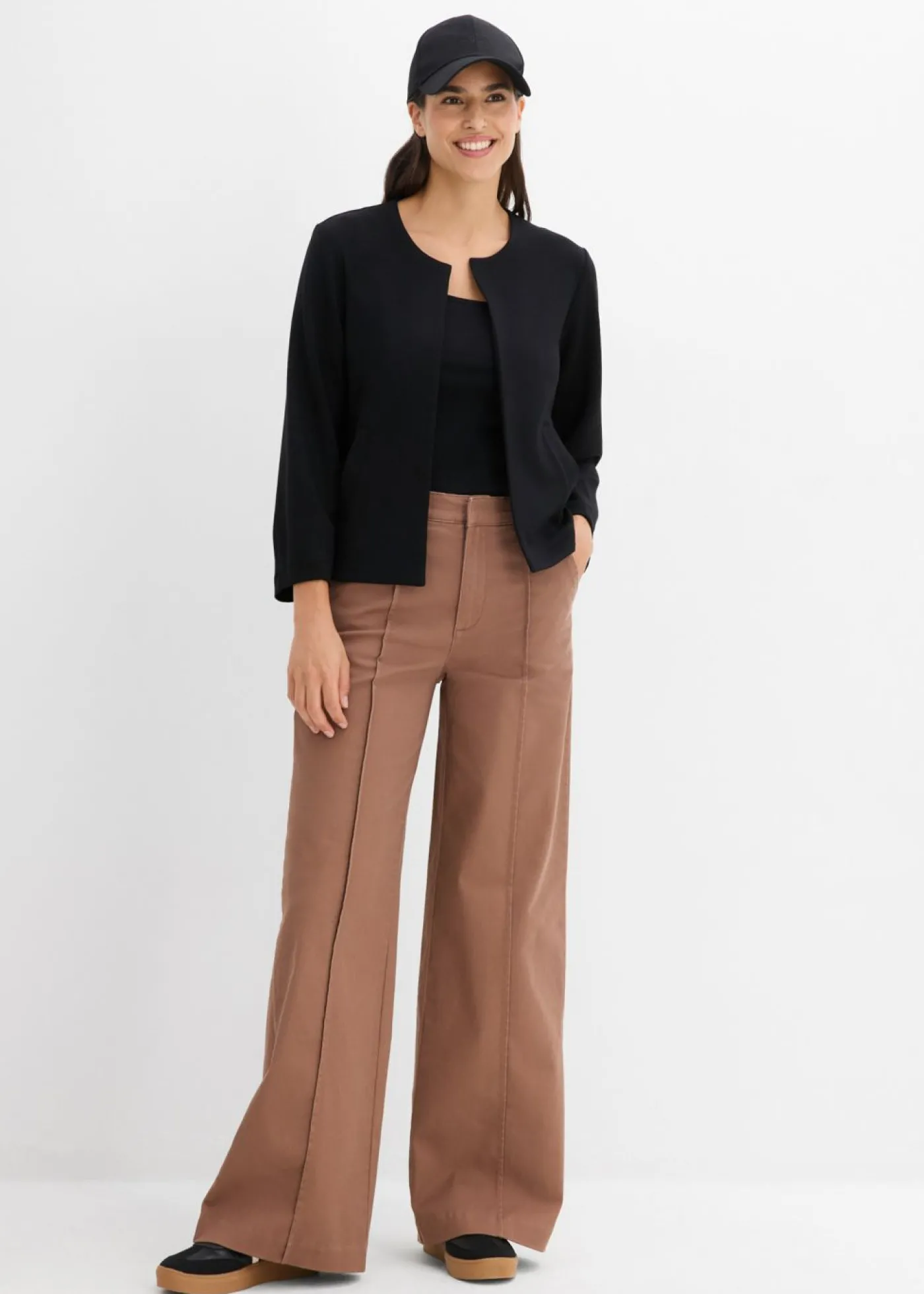 bonprix bonprix Chaqueta de chándal Negro Clearance