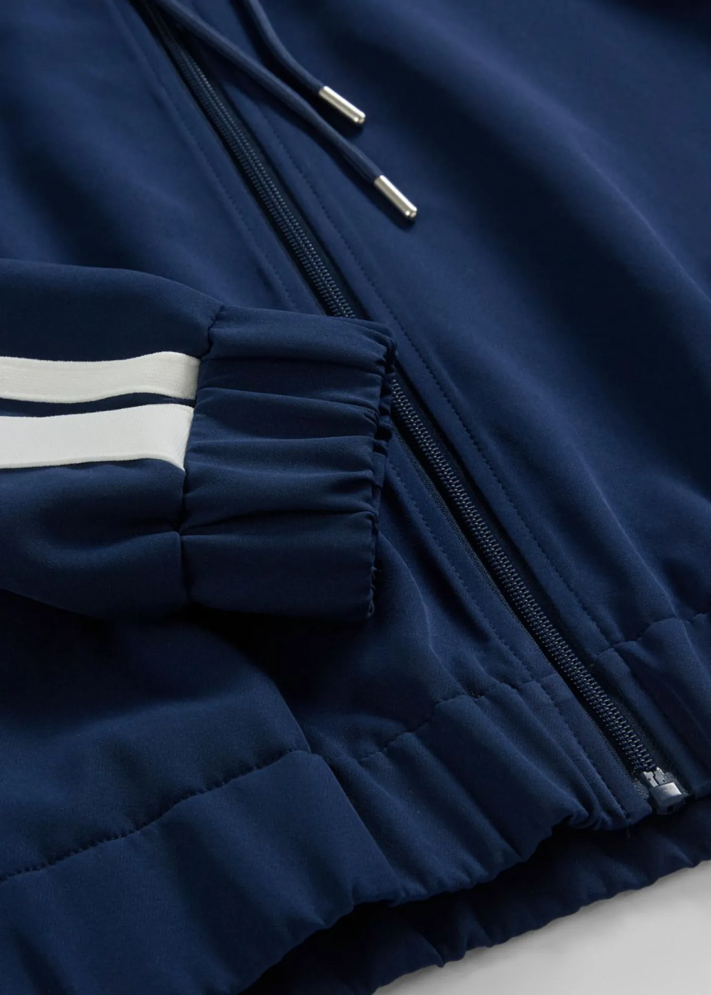 bonprix bonprix Chaqueta de chándal con raya deportiva Azul marino-blanco Sale