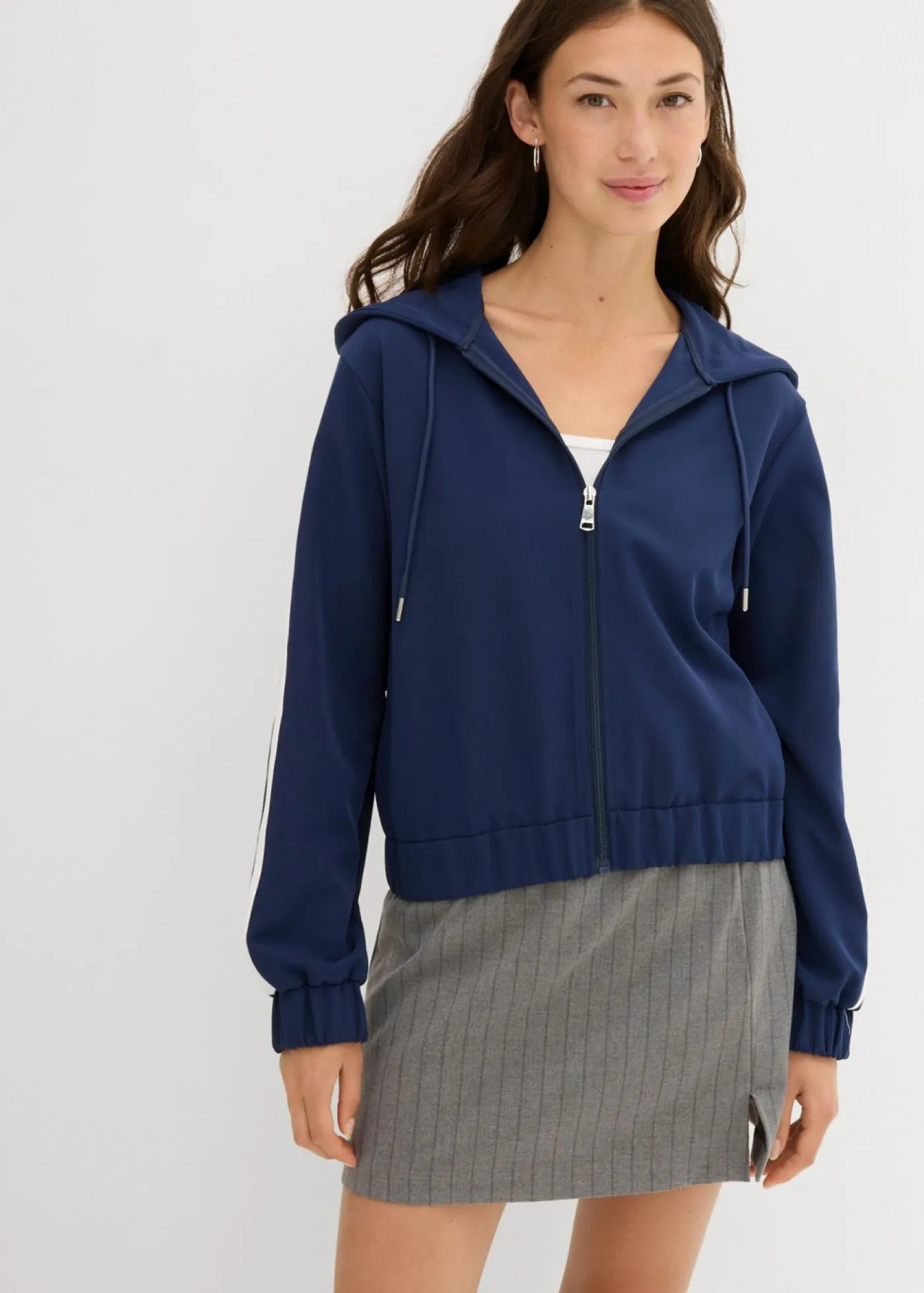 bonprix bonprix Chaqueta de chándal con raya deportiva Azul marino-blanco Sale