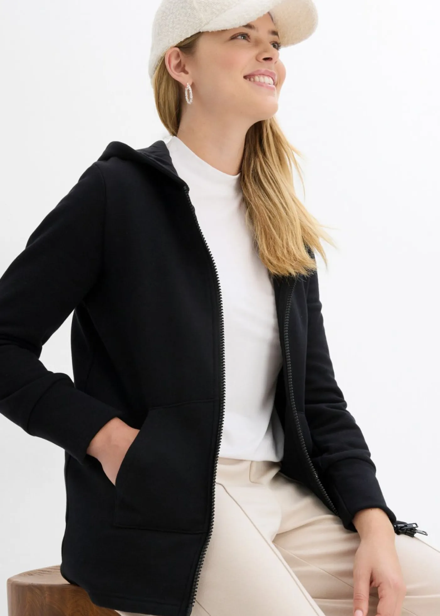 bonprix bonprix Chaqueta de chándal de suave mezcla de algodón Negro Outlet