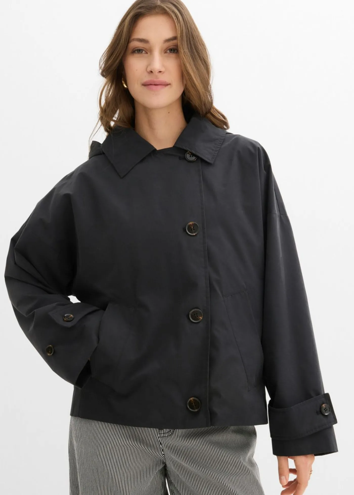 bonprix bonprix Chaqueta de entretiempo oversize Negro Sale