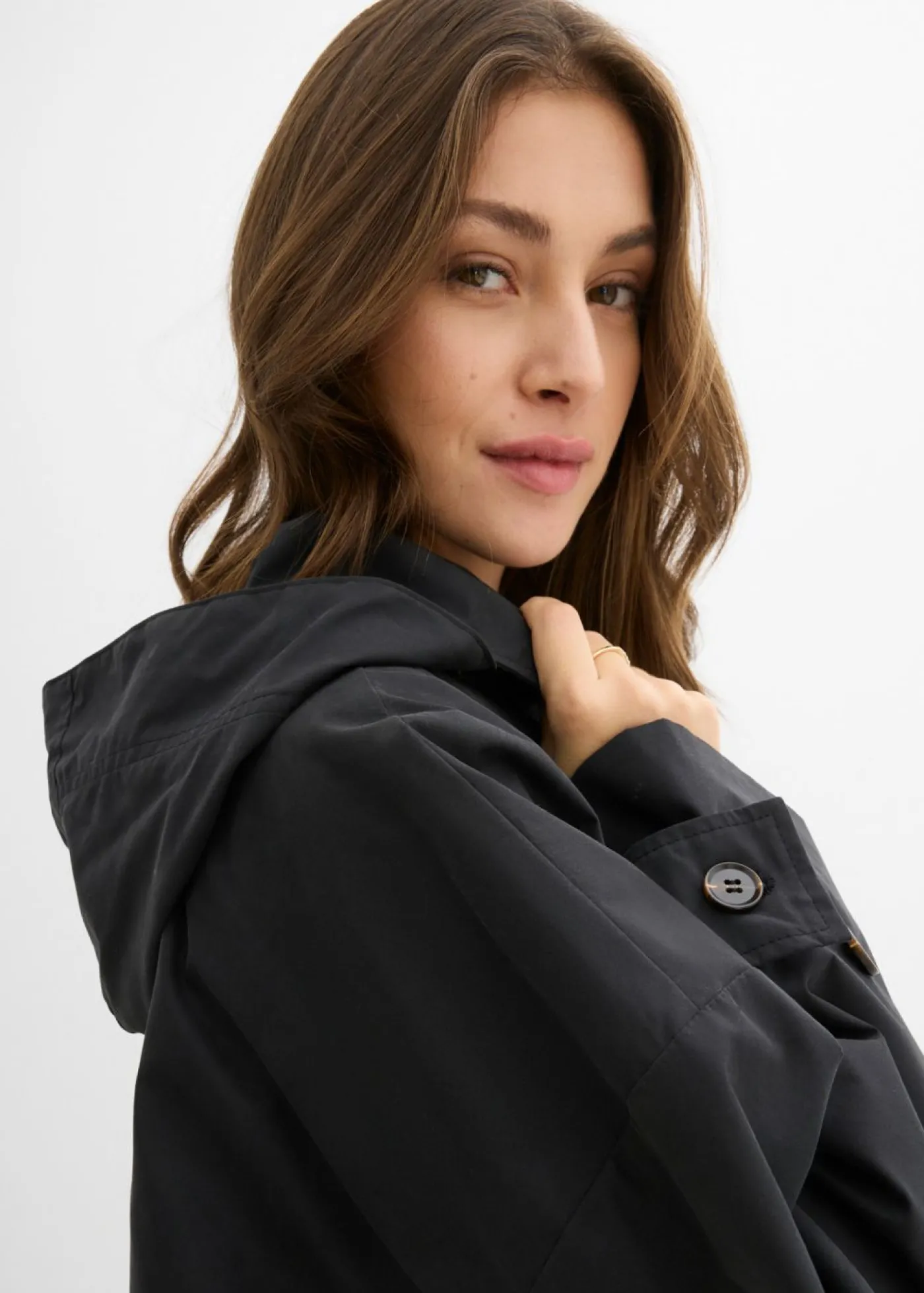 bonprix bonprix Chaqueta de entretiempo oversize Negro Sale