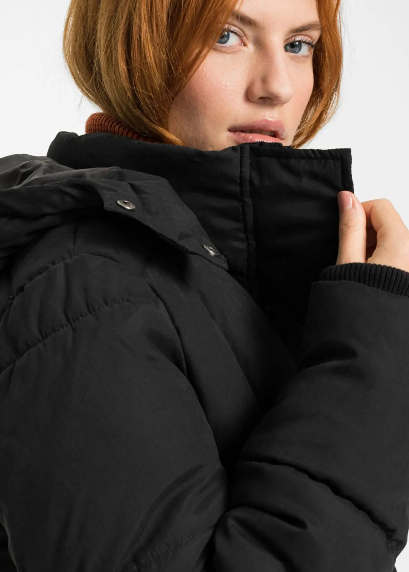 bonprix bonprix Chaqueta de invierno con cintura ajustable Negro