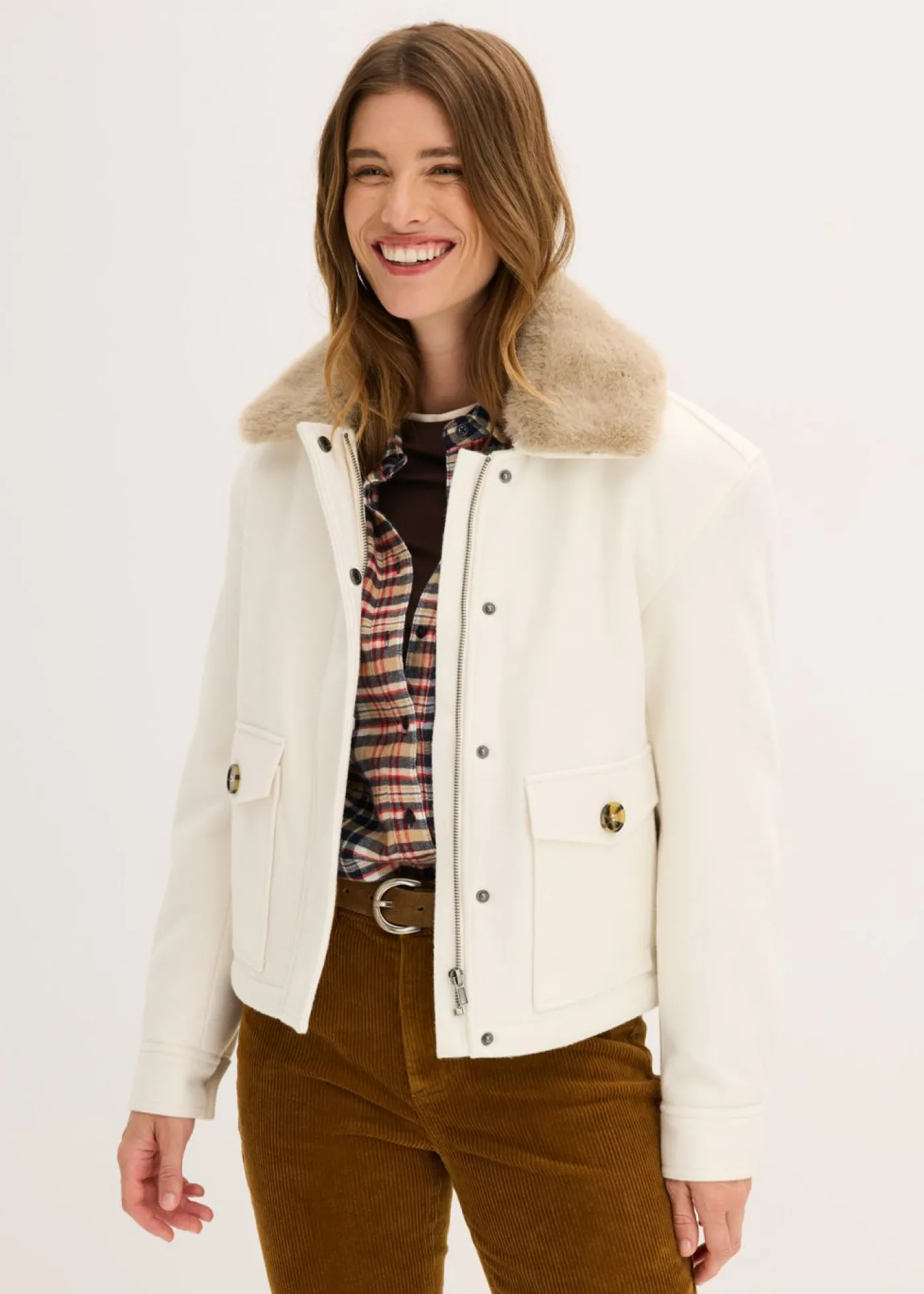 bonprix bonprix Chaqueta de invierno con aspecto de lana blanco perla