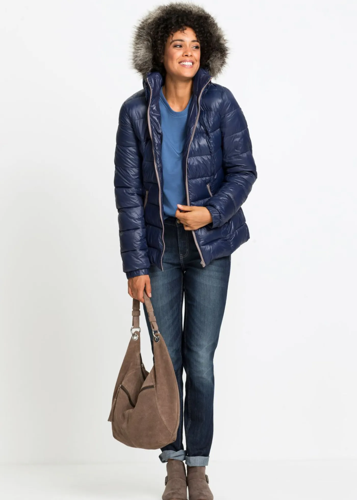 bonprix bonprix Chaqueta de invierno con capucha Azul marino Clearance