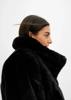 bonprix bonprix Chaqueta de pelo sintético Negro Clearance