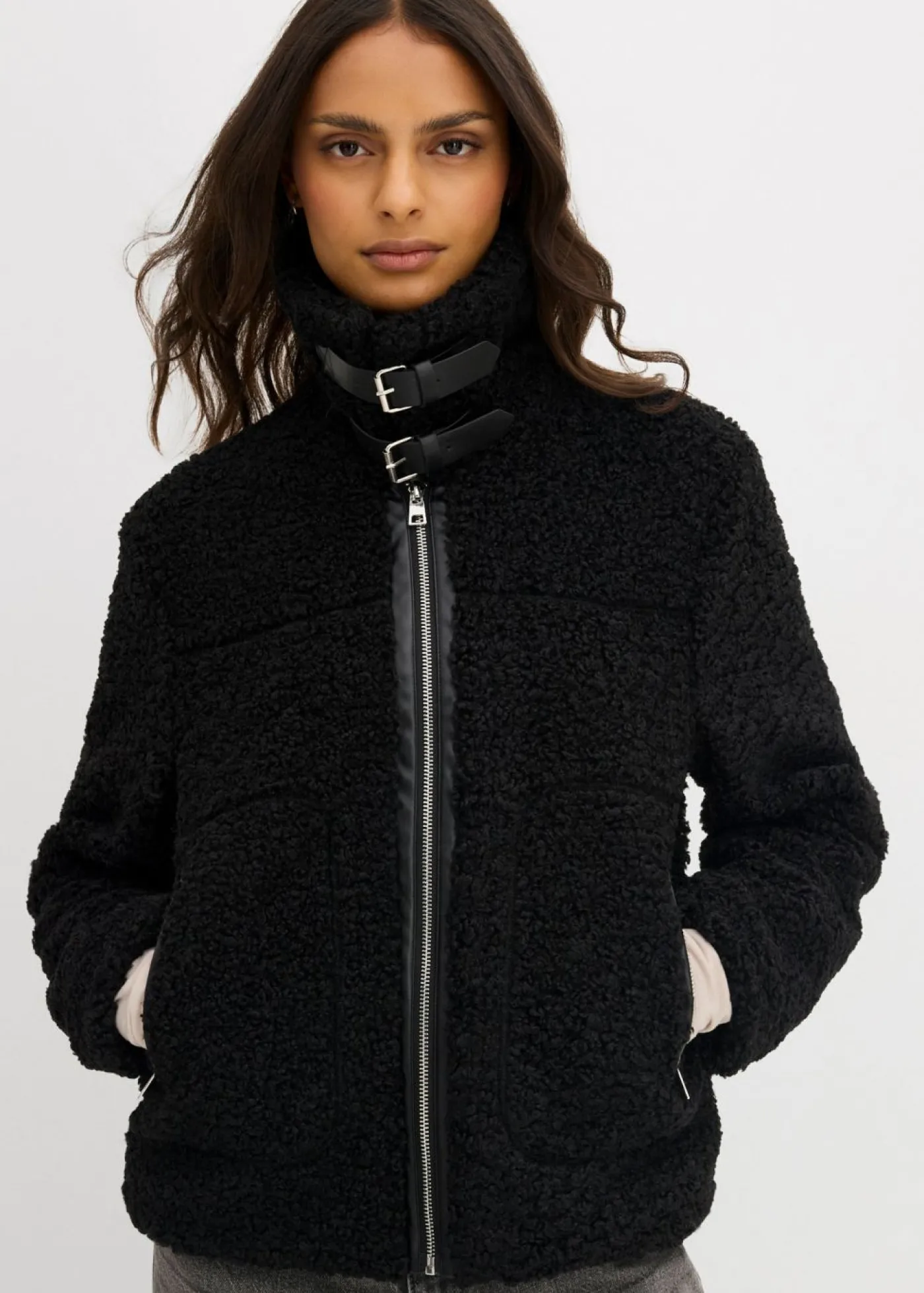 bonprix bonprix Chaqueta de pelo sintético Negro New