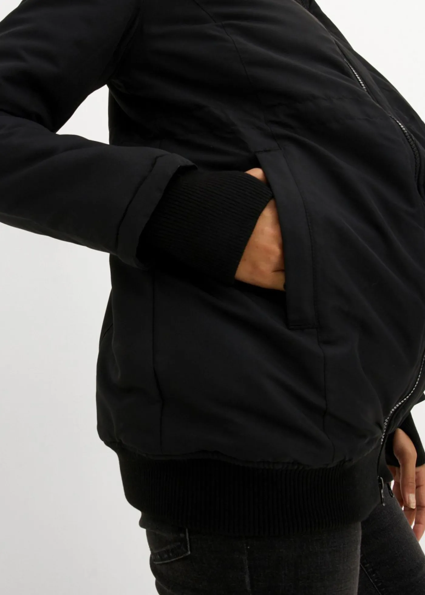 bonprix bonprix Chaqueta de porteo/premamá de invierno Negro Hot