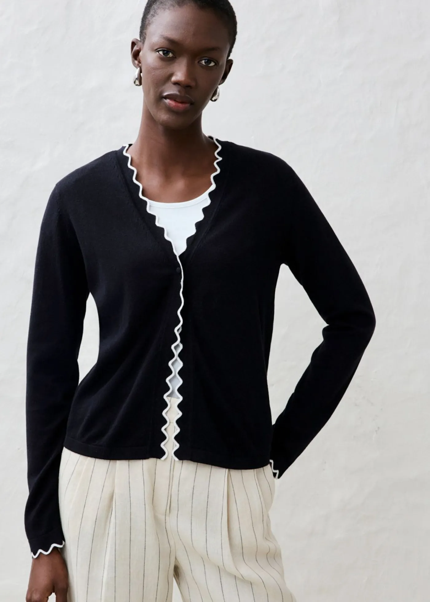 bonprix bonprix Chaqueta de punto con contenido de seda Negro-blanco lana Online