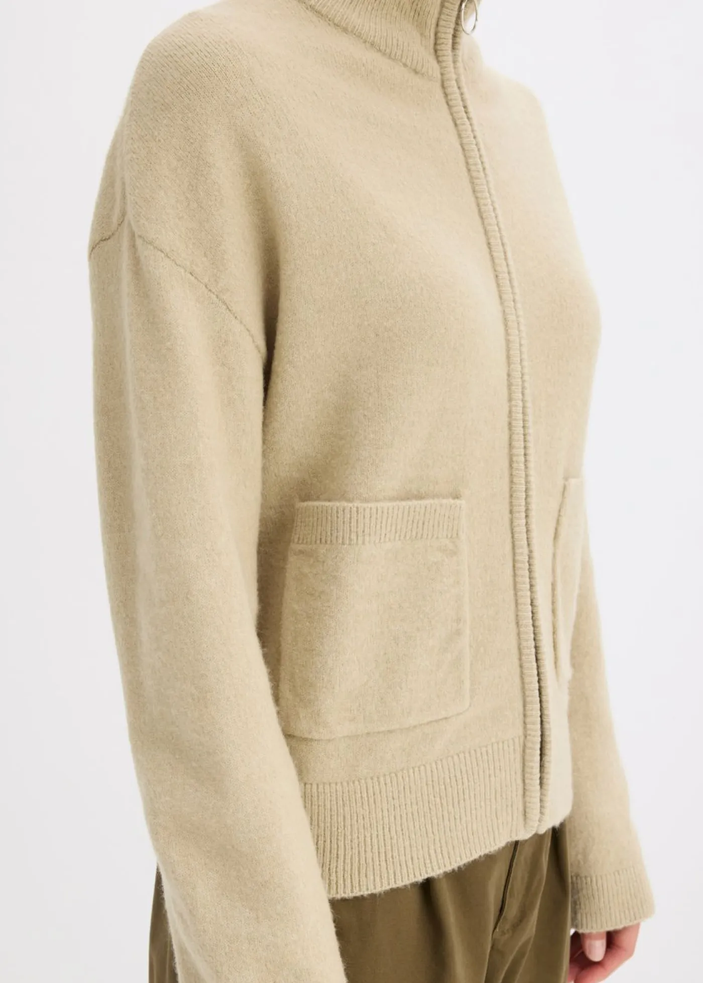 bonprix bonprix Chaqueta de punto con cremallera Verde aceite New