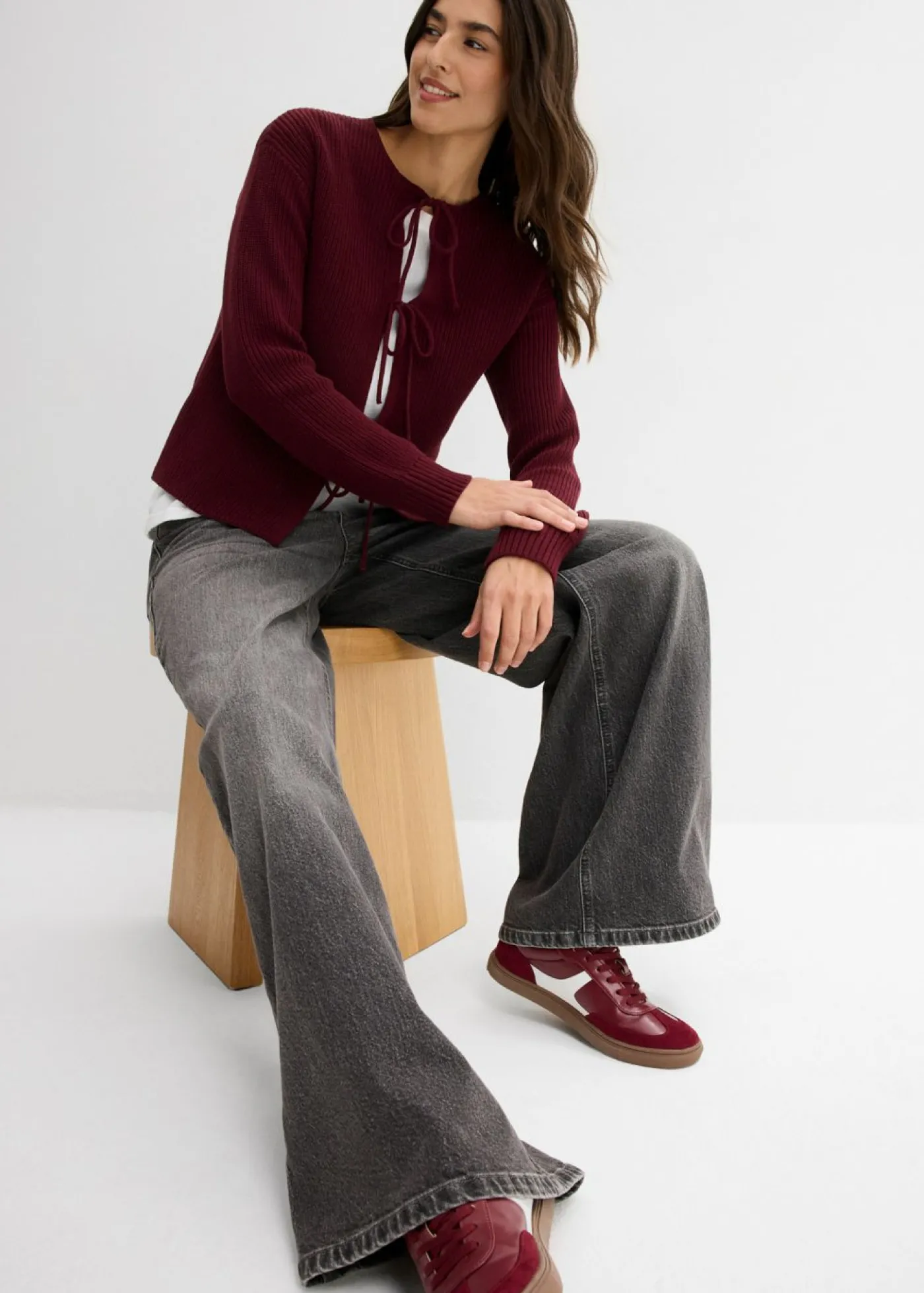 bonprix bonprix Chaqueta de punto con detalle de lazo mora oscuro Hot