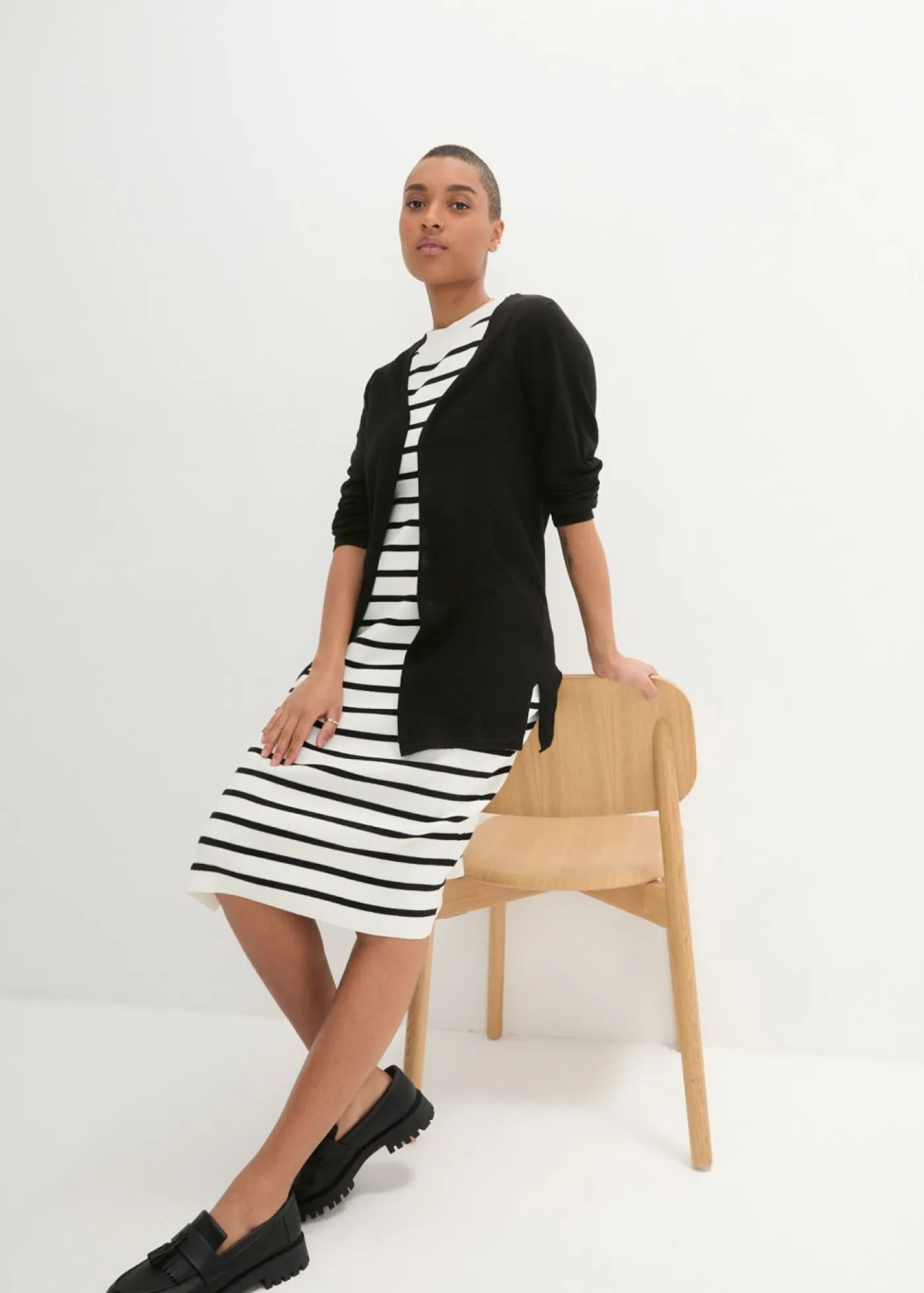 bonprix bonprix Chaqueta de punto de algodón ligero y calidad superior Negro Sale