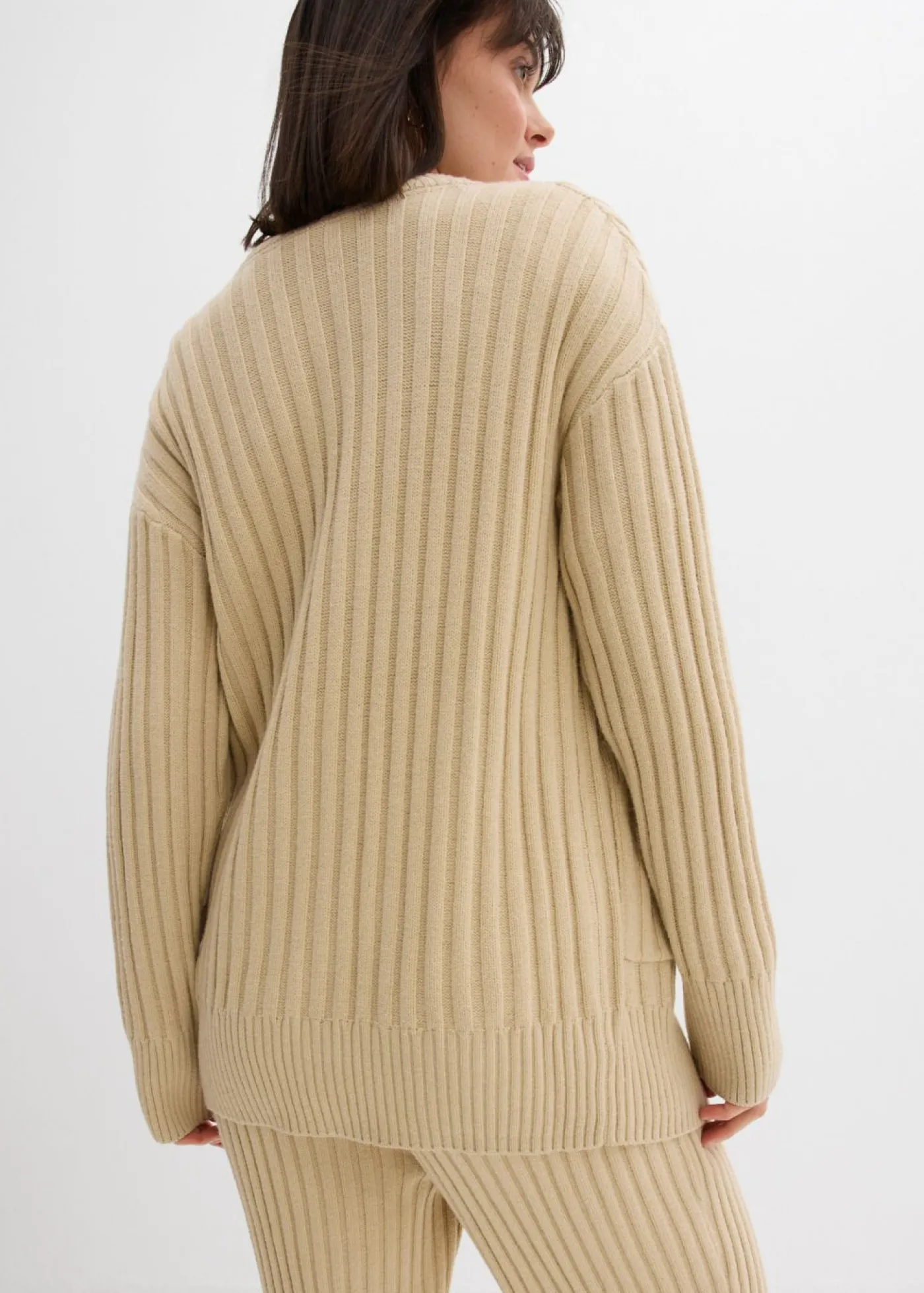 bonprix bonprix Chaqueta de punto de mezcla de viscosa suave Arena claro New