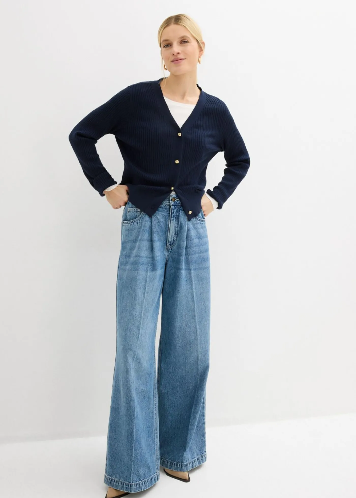 bonprix bonprix Chaqueta de punto de mezcla de viscosa suave Azul marino