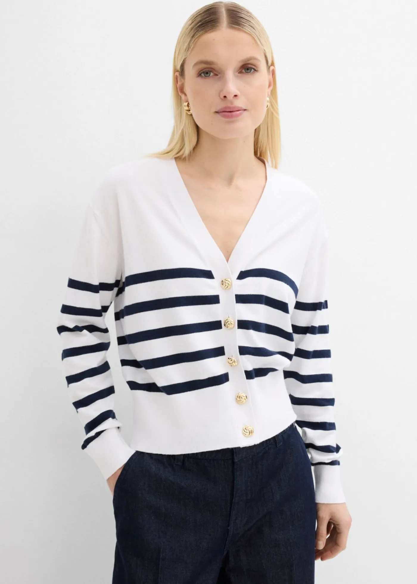 bonprix bonprix Chaqueta de punto de mezcla de viscosa suave Blanco-azul marino con rayas Sale