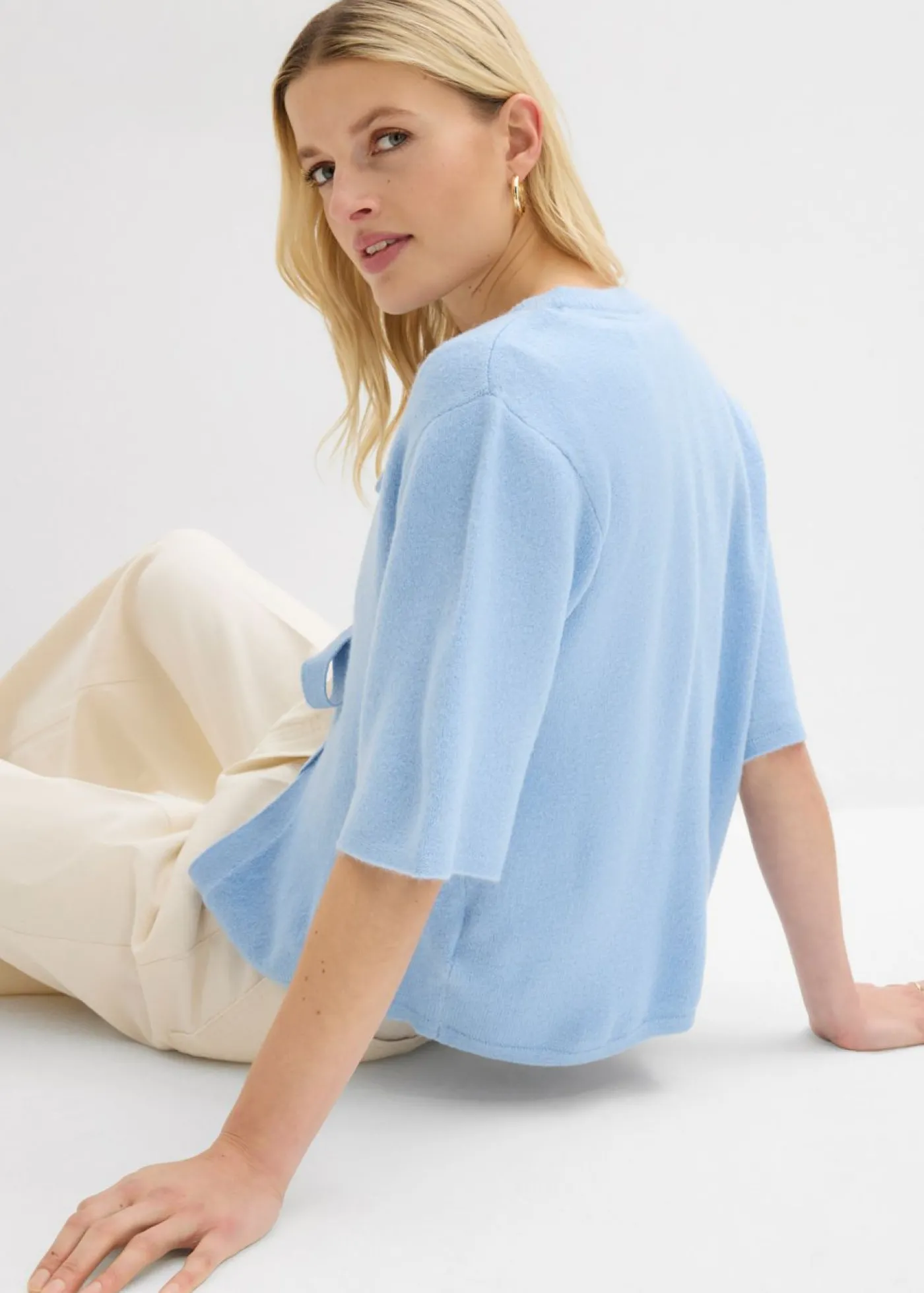 bonprix bonprix Chaqueta de punto fino con lazo Azul claro Sale