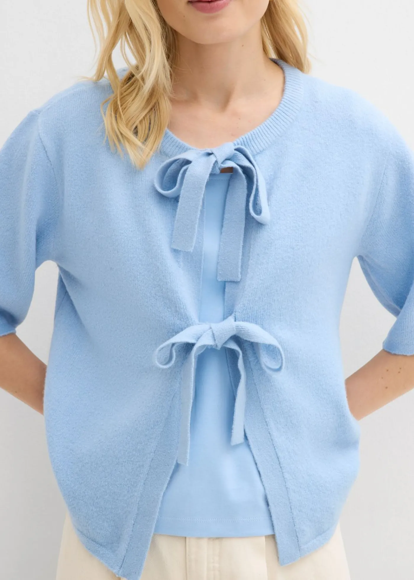 bonprix bonprix Chaqueta de punto fino con lazo Azul claro Sale
