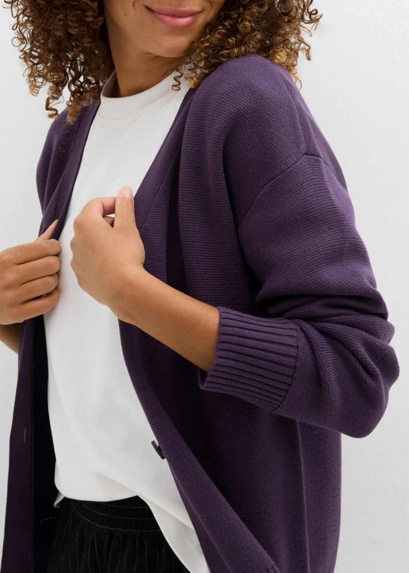 bonprix bonprix Chaqueta de punto fino Milano de canalé Ciruela Sale