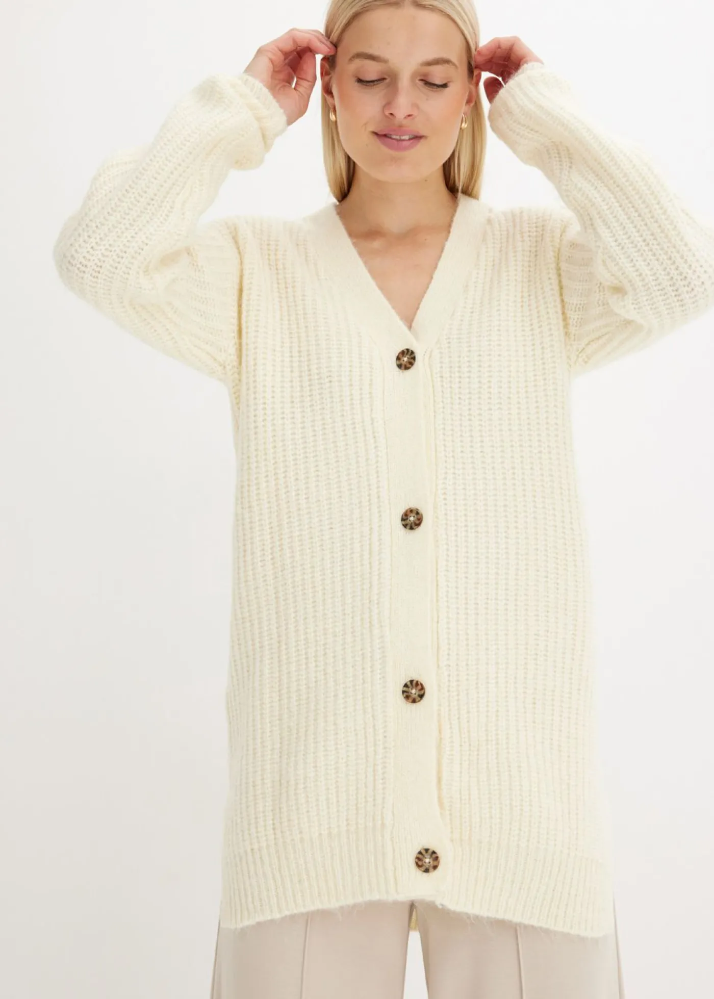 bonprix bonprix Chaqueta de punto grueso de suave mezcla de lana Blanco-crema Hot