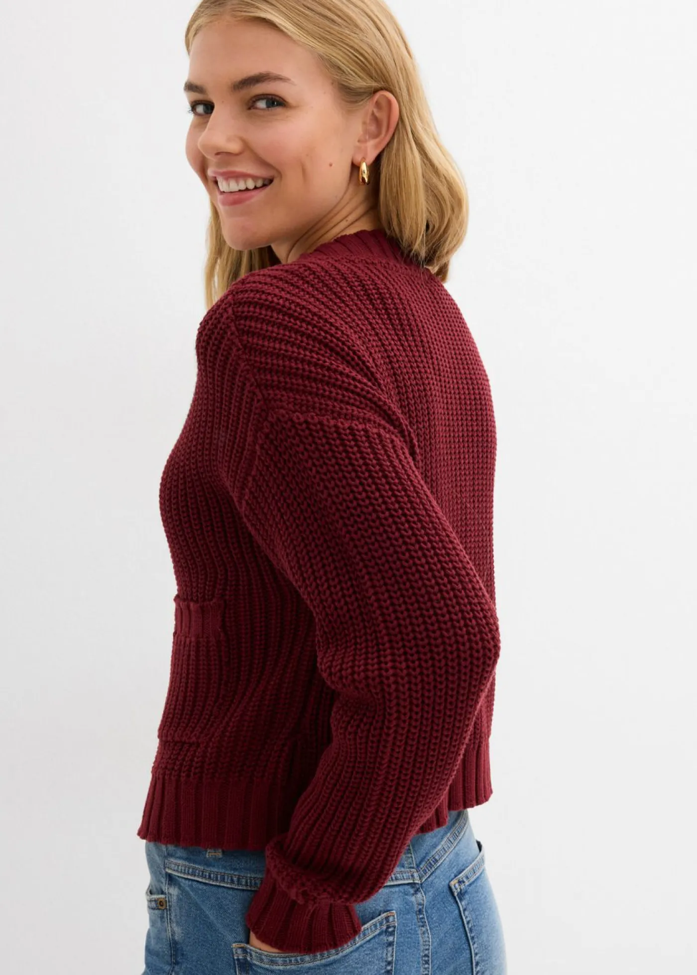 bonprix bonprix Chaqueta de punto grueso con botones con efecto martillado Rojo rubí New